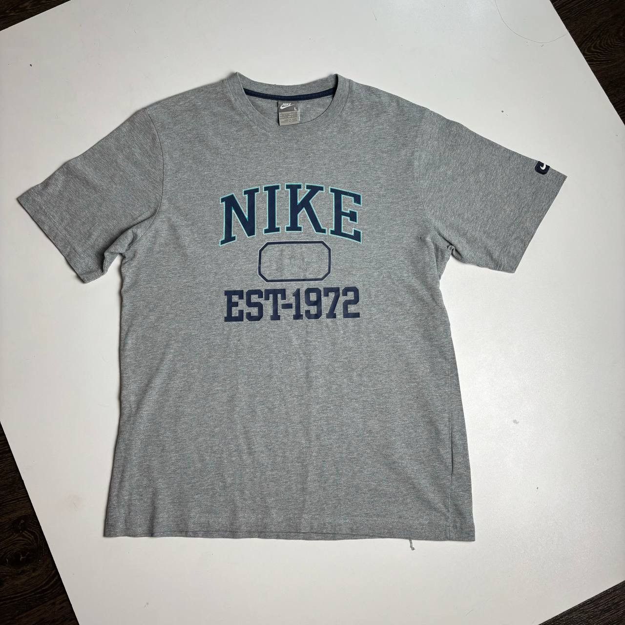 Nike Nike vintage big logo T-shirt Size:L Size US L / EU 52-54 / 3 - 1 Thumbnail
