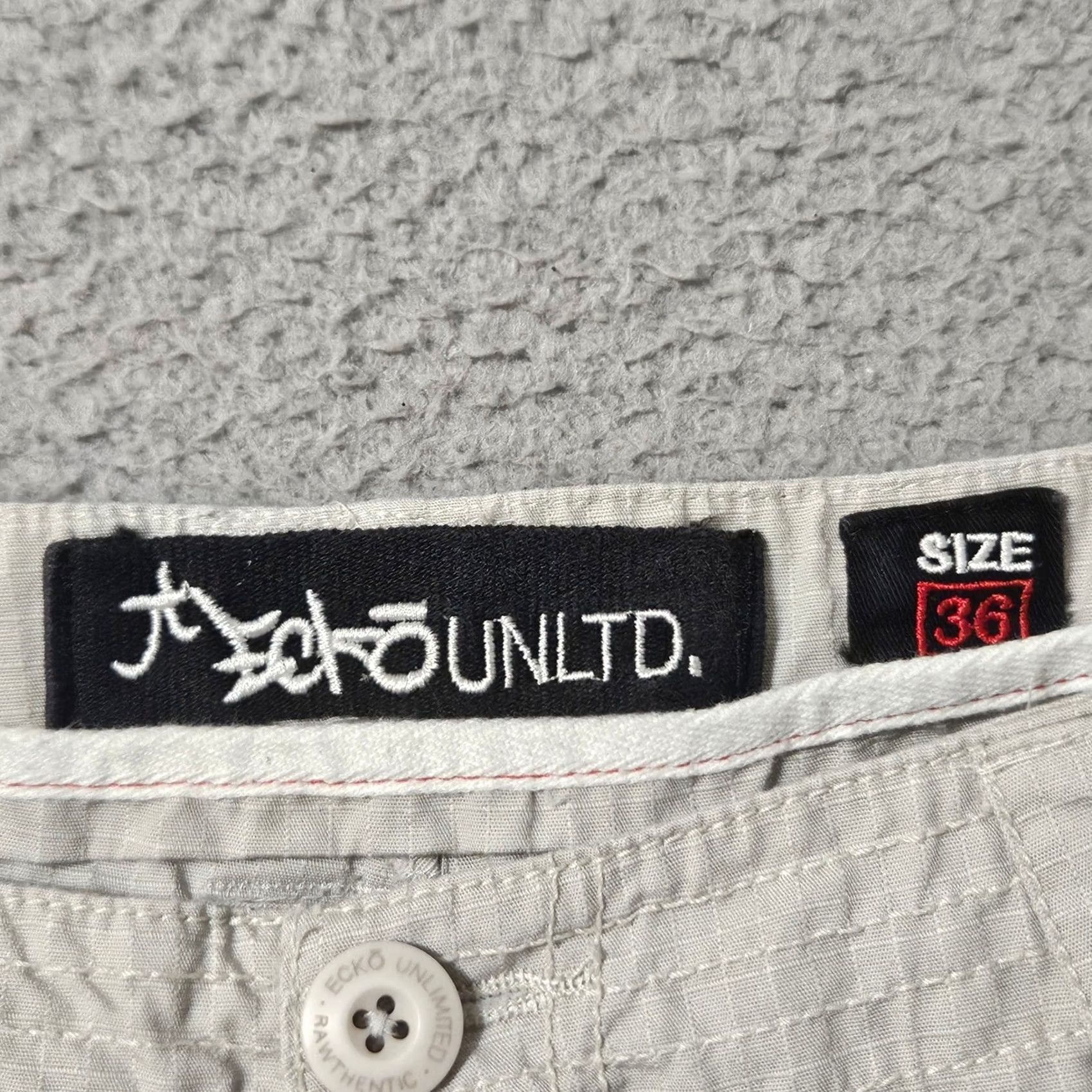 Ecko Unltd. Ships fast. Message with any questions Size US 36 / EU 52 - 4 Thumbnail