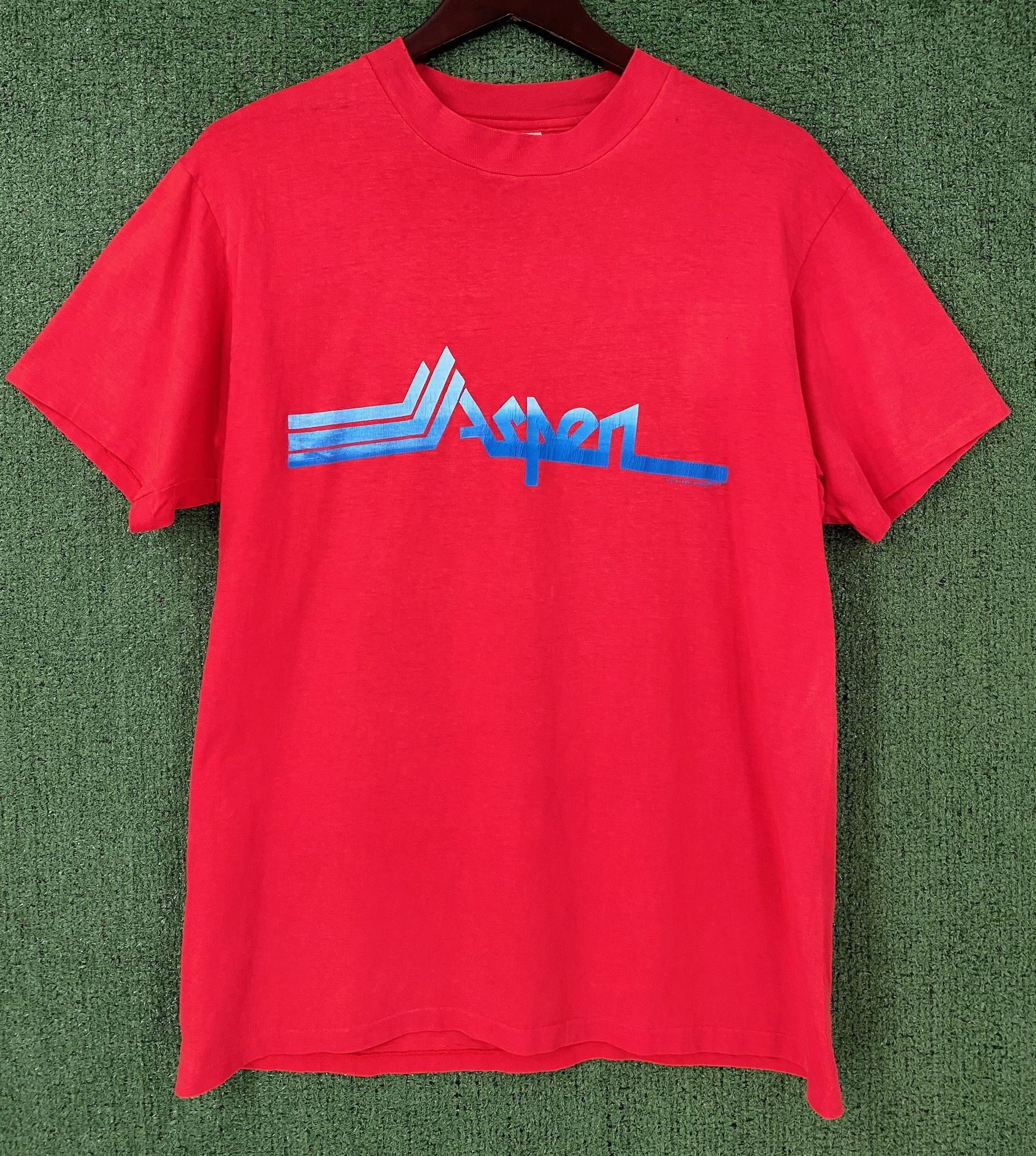 Hanes 90’s Aspen Colorado Single Stitch Distressed T-Shirt Medium Size US M / EU 48-50 / 2 - 1 Thumbnail