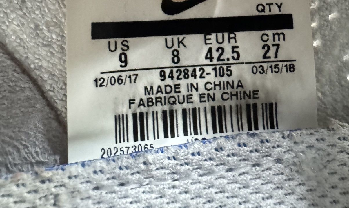 Nike Nike Air Vapormax Flyknit 2 “Pure Platinum” Size US 9 / EU 42 - 6 Thumbnail