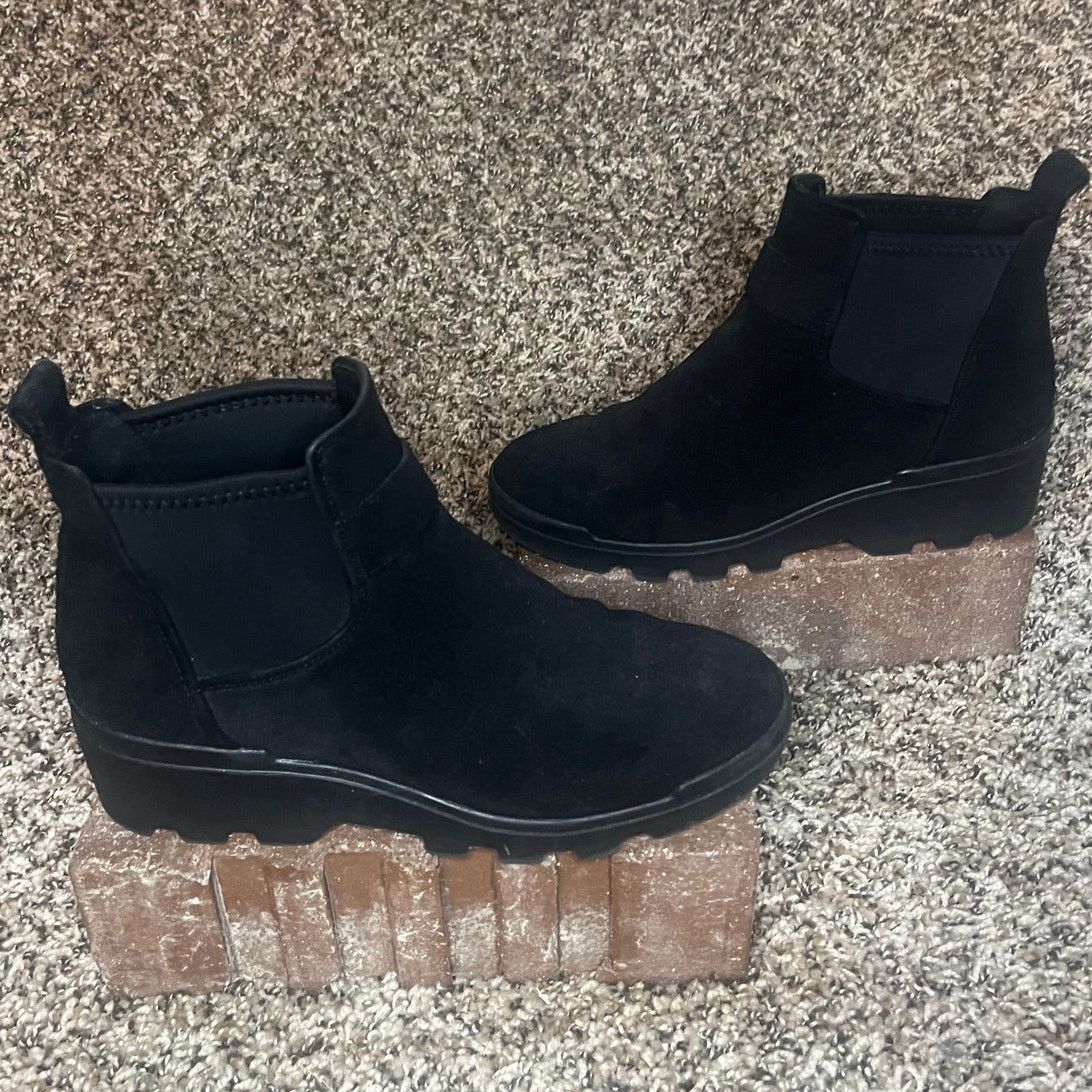 Eileen Fisher Eileen Fisher Waterproof Wedge Chelsea Booties Black 9 Size US 9 / IT 39 - 3 Thumbnail
