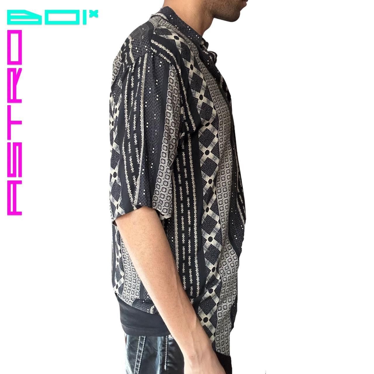 Other Vintage Untied Black Graphic Print Button Up Shirt - Medium Size US M / EU 48-50 / 2 - 3 Thumbnail
