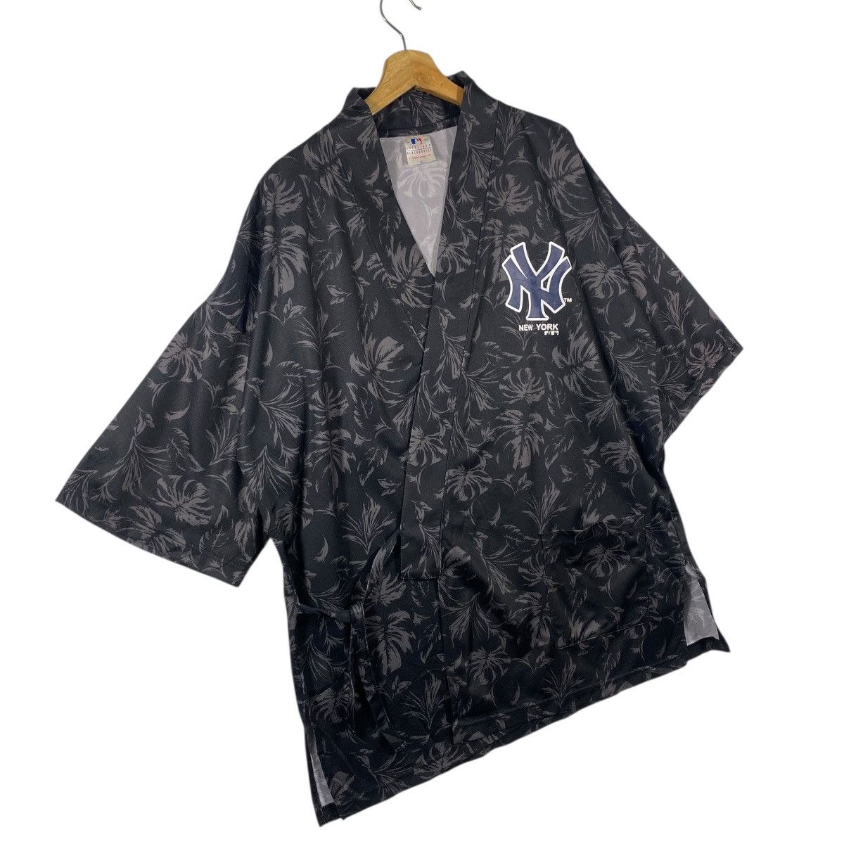 New York Yankees New York Yankees Kimono L Size Black Colour Size US L / EU 52-54 / 3 - 4 Thumbnail