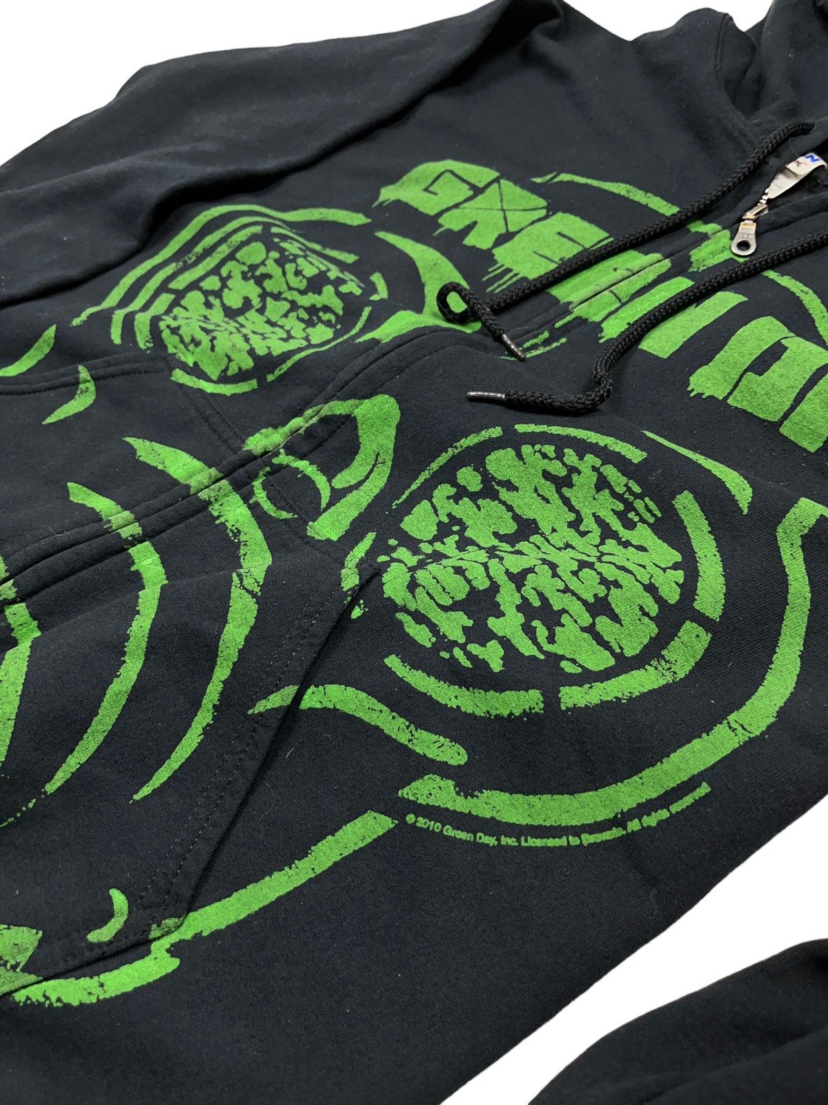 Band Tees Vintage y2k Green Day Gas Mask Hoodie Size US M / EU 48-50 / 2 - 4 Thumbnail