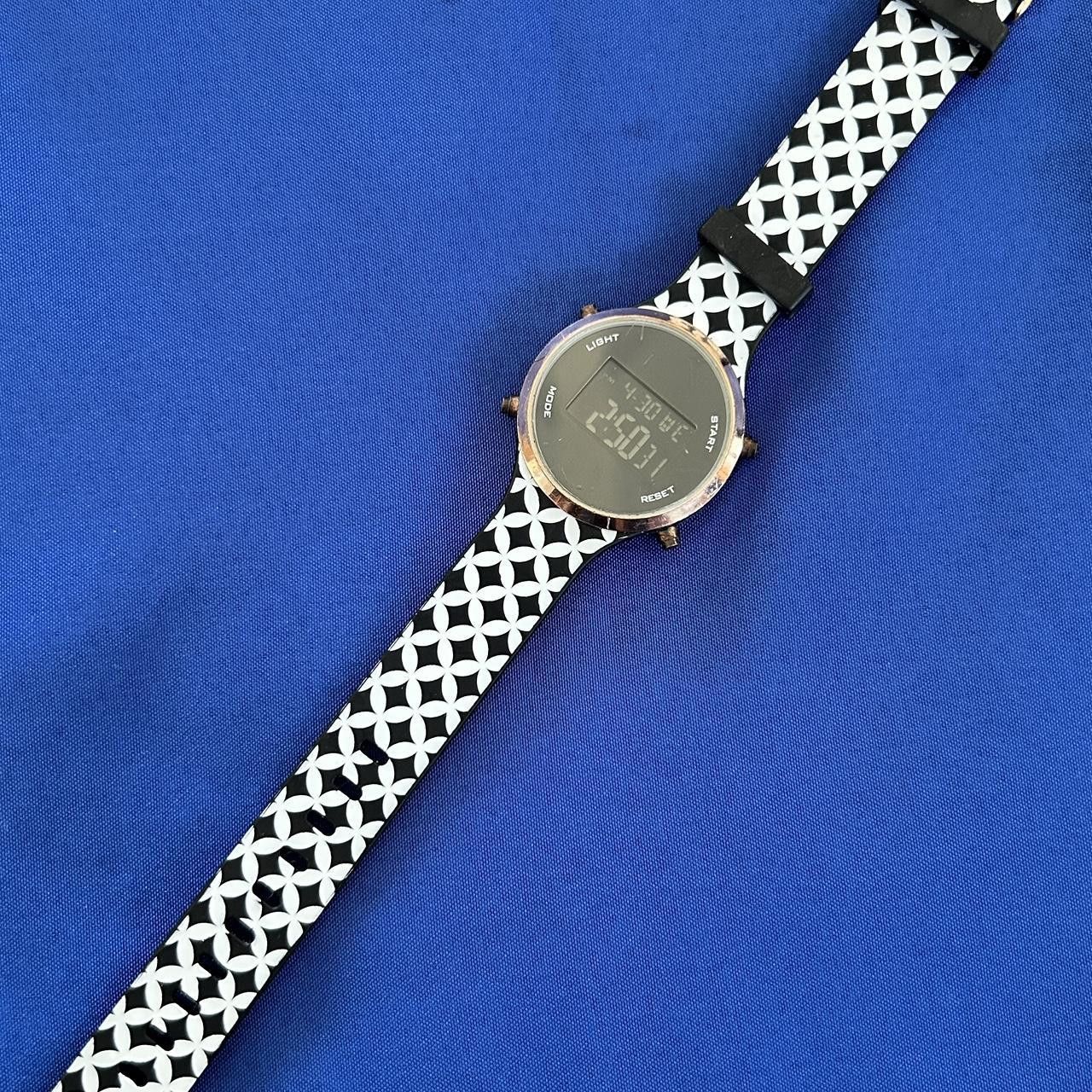 Other Women's Digital Watch Size ONE SIZE - 3 Thumbnail
