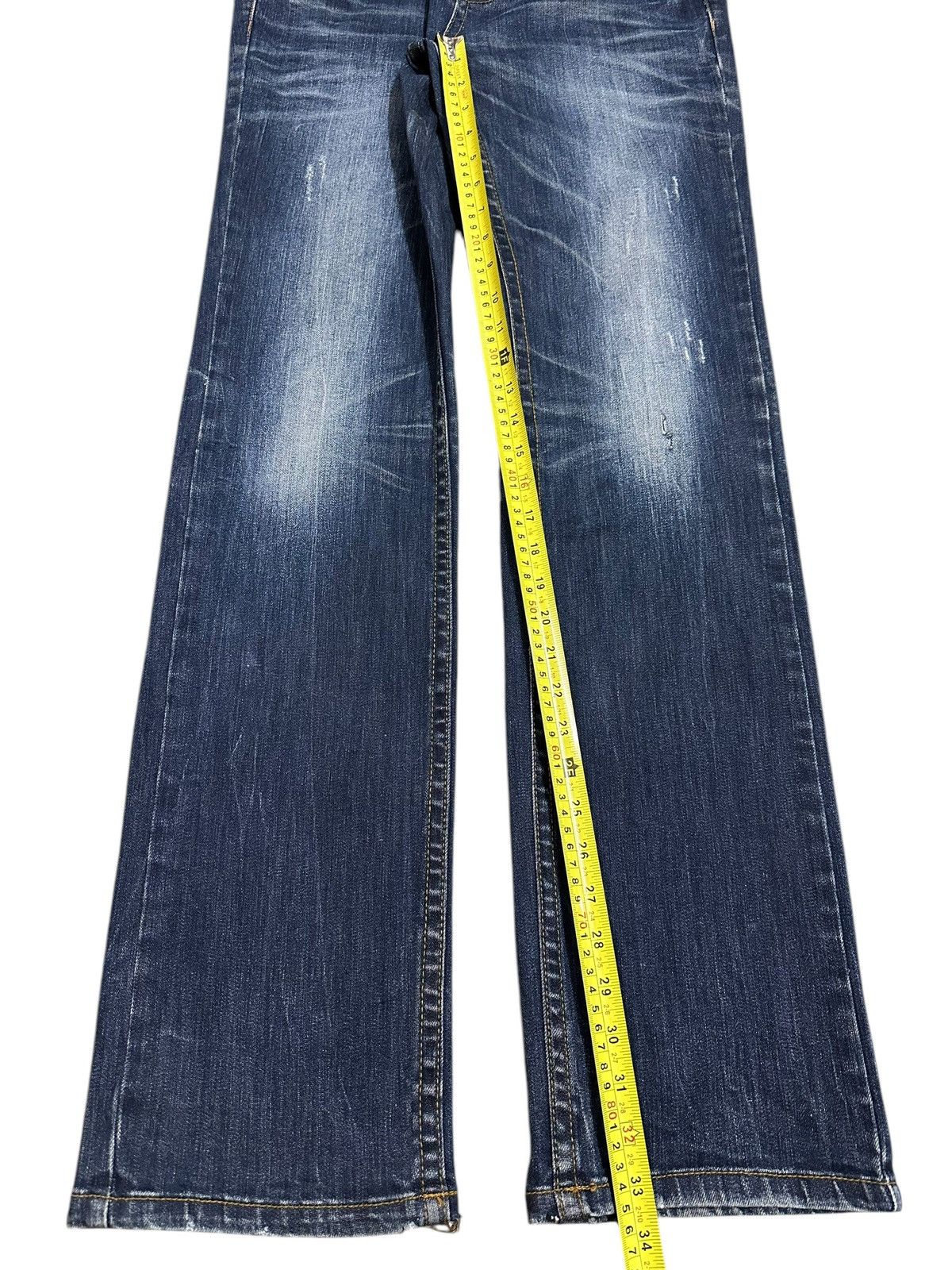 Japanese Brand Vintage Japanese Brand Blue Bleached Style Loose Jeans Size US 32 / EU 48 - 12 Thumbnail