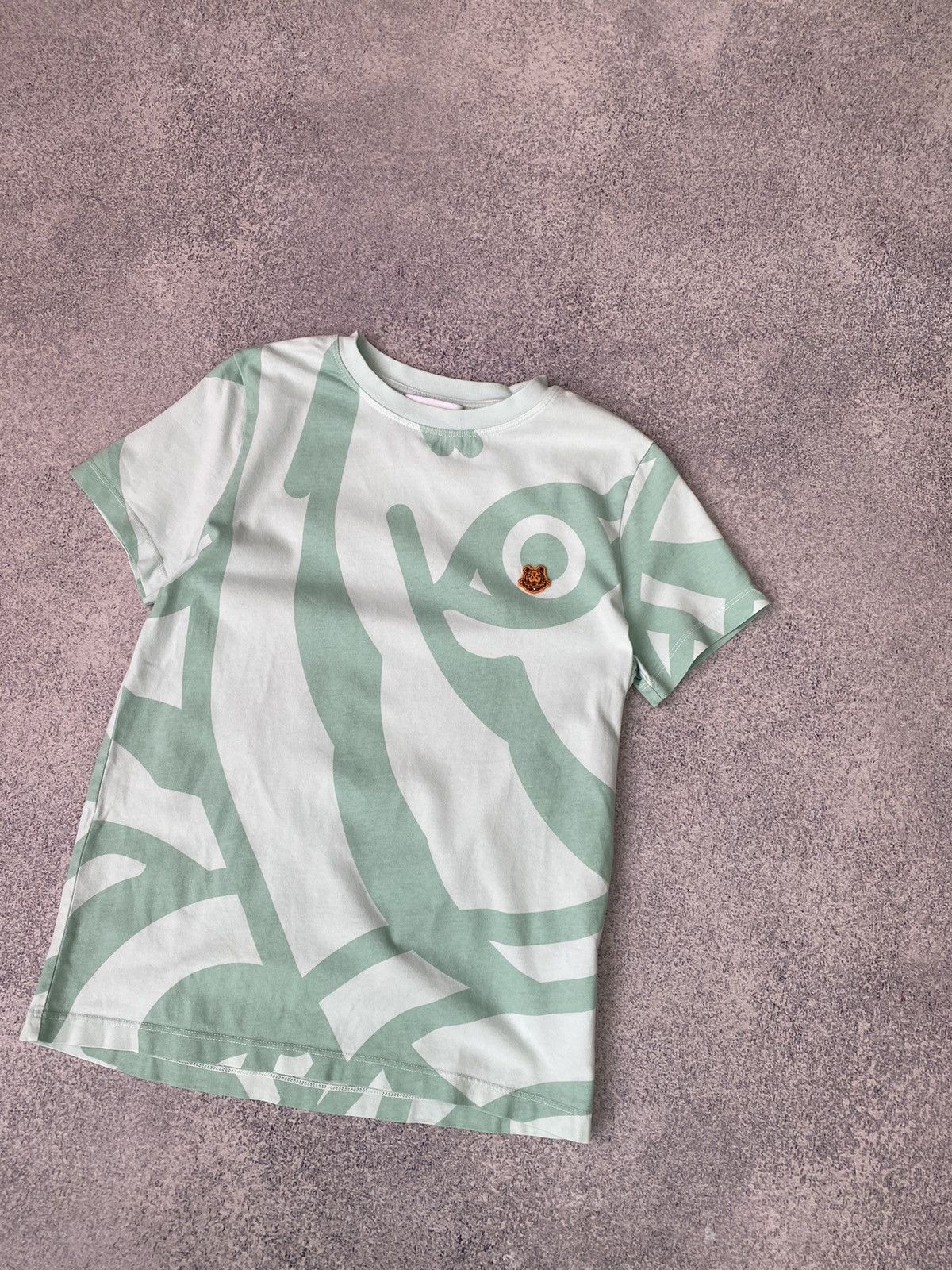 Kenzo × Vintage Vintage Kenzo Women’s Printed T-Shirt Size XS / US 0-2 / IT 36-38 - 4 Thumbnail
