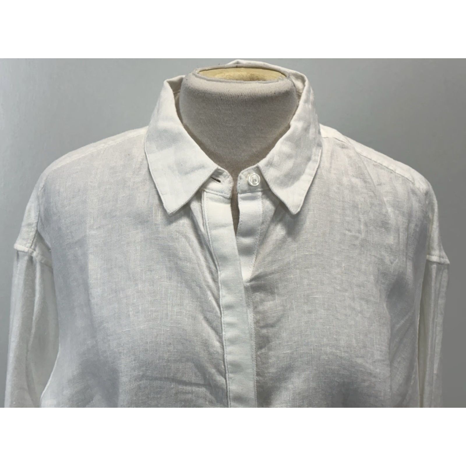 Athleta VINTAGE? no (not vintage). Title: Athleta Playa Button Up Shirt Womens Large White Linen Long Sleeve Collared 100% Linen Classic Shirt Size L / US 10 / IT 46 - 5 Thumbnail