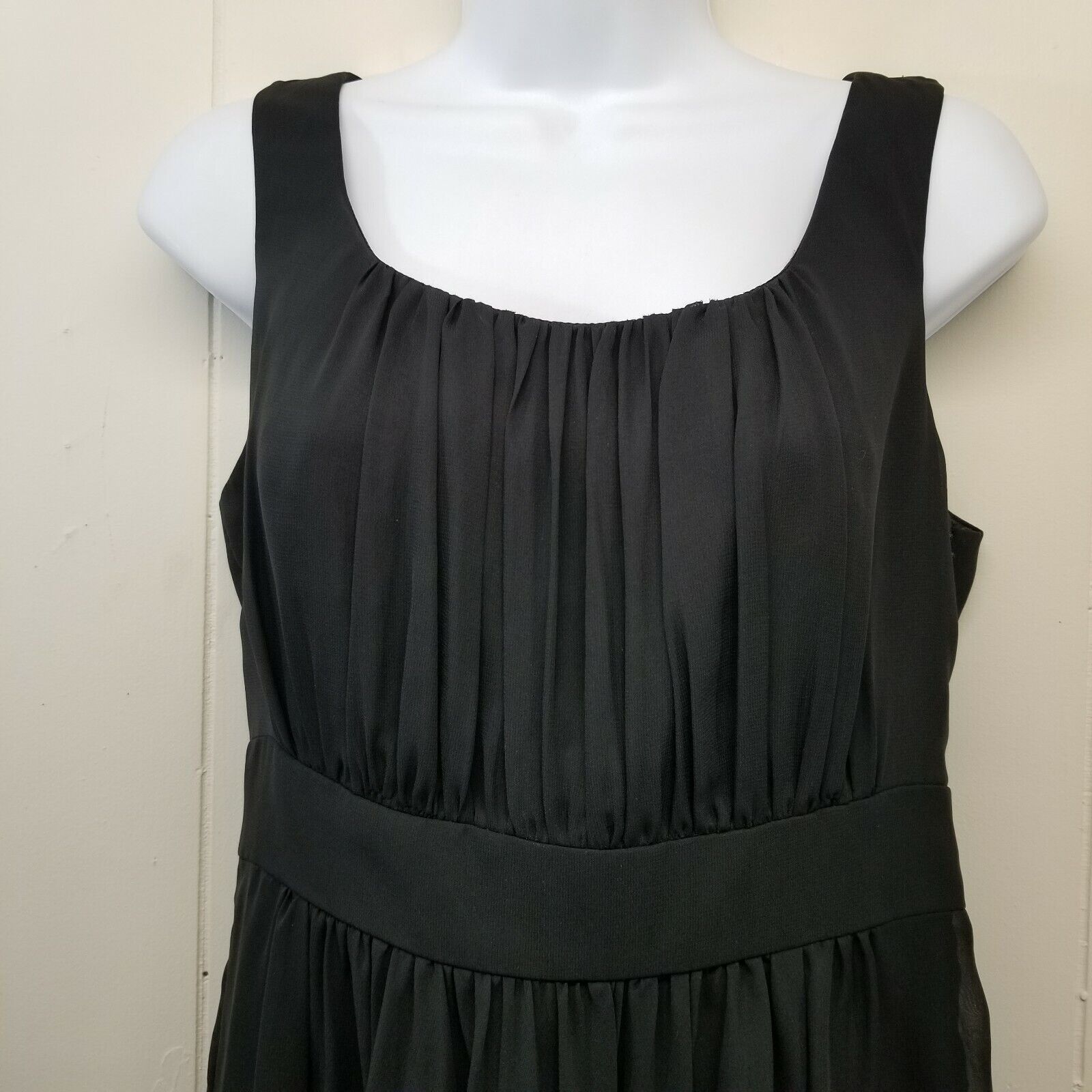 White House Black Market White House Black Market Dress 4 Black Sleeveless Smocked Ga Size S / US 4 / IT 40 - 3 Thumbnail