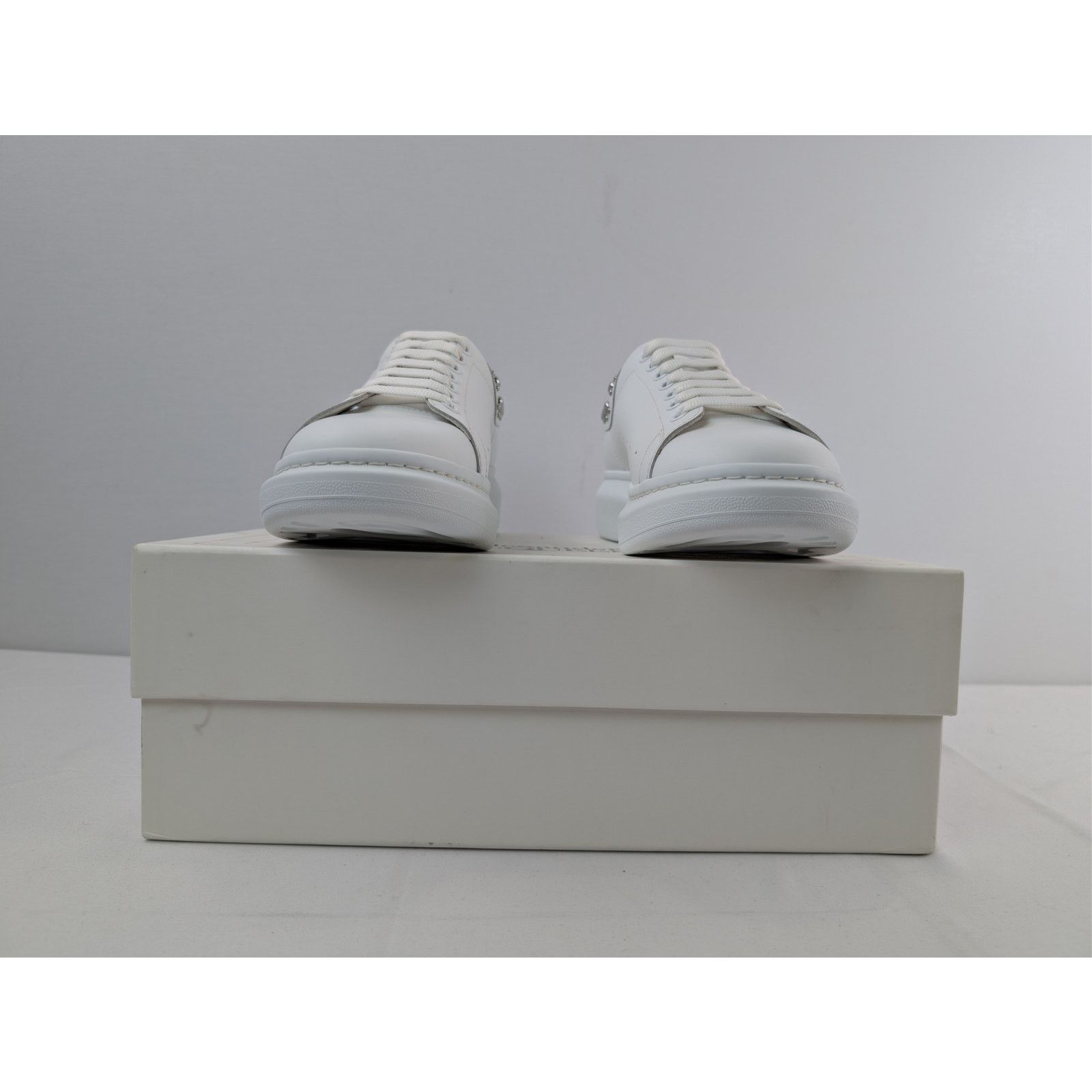Alexander McQueen o1rshd1 Larry Sneakers in White/Silver Size US 11 / EU 44 - 16 Thumbnail
