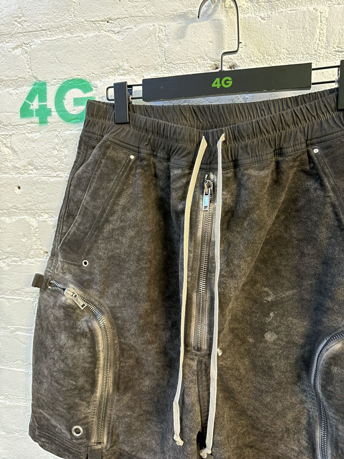 Rick Owens Rick Owens Blistered Suede Dyed Shorts Size US 32 / EU 48 - 2 Thumbnail