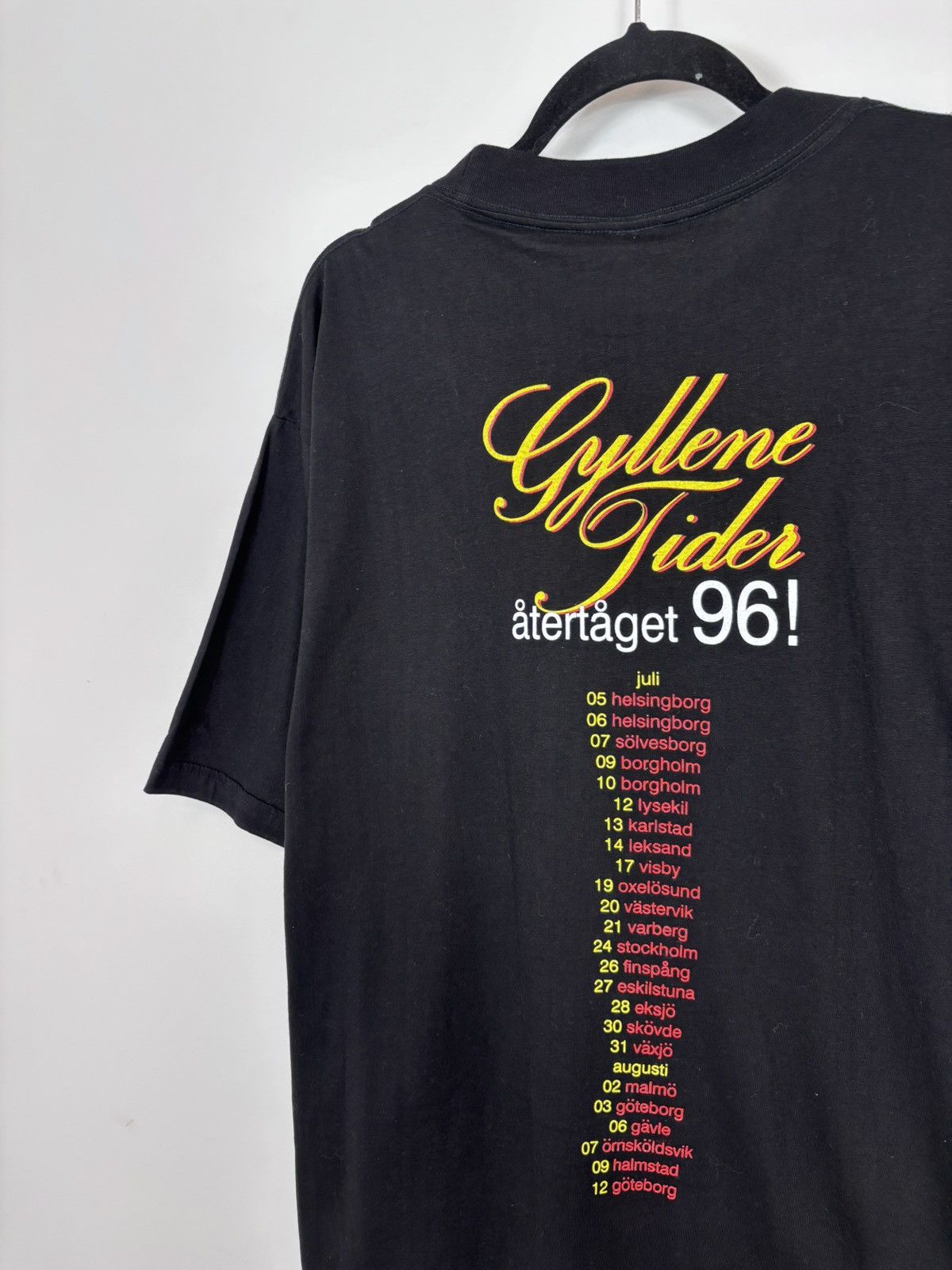 Band Tees Vintage Gyllene Tider 1996 Atertaget Tour Album Black Tee Size US XL / EU 56 / 4 - 12 Thumbnail