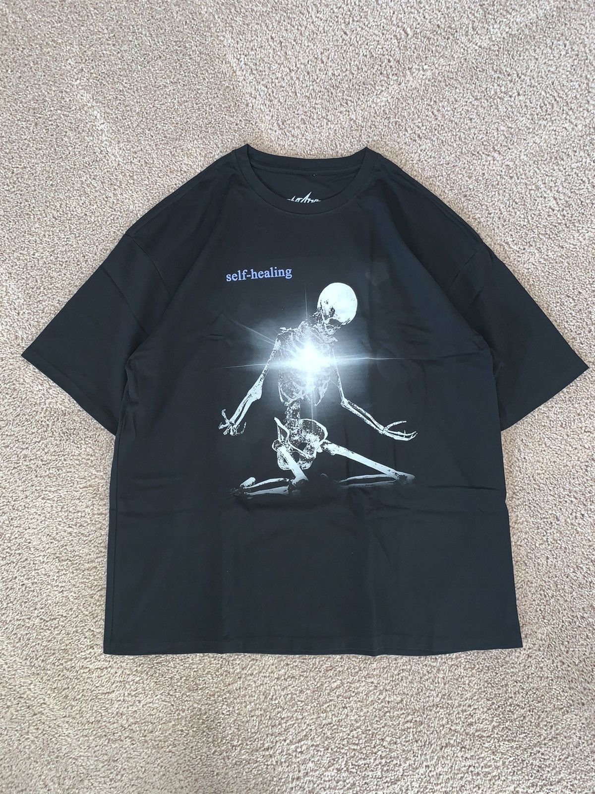 Japanese Brand CHASING WORLDWIDE©️ - SELF HEALING ‘24 OVERSIZED BOX FIT TEE Size US XL / EU 56 / 4 - 1 Thumbnail