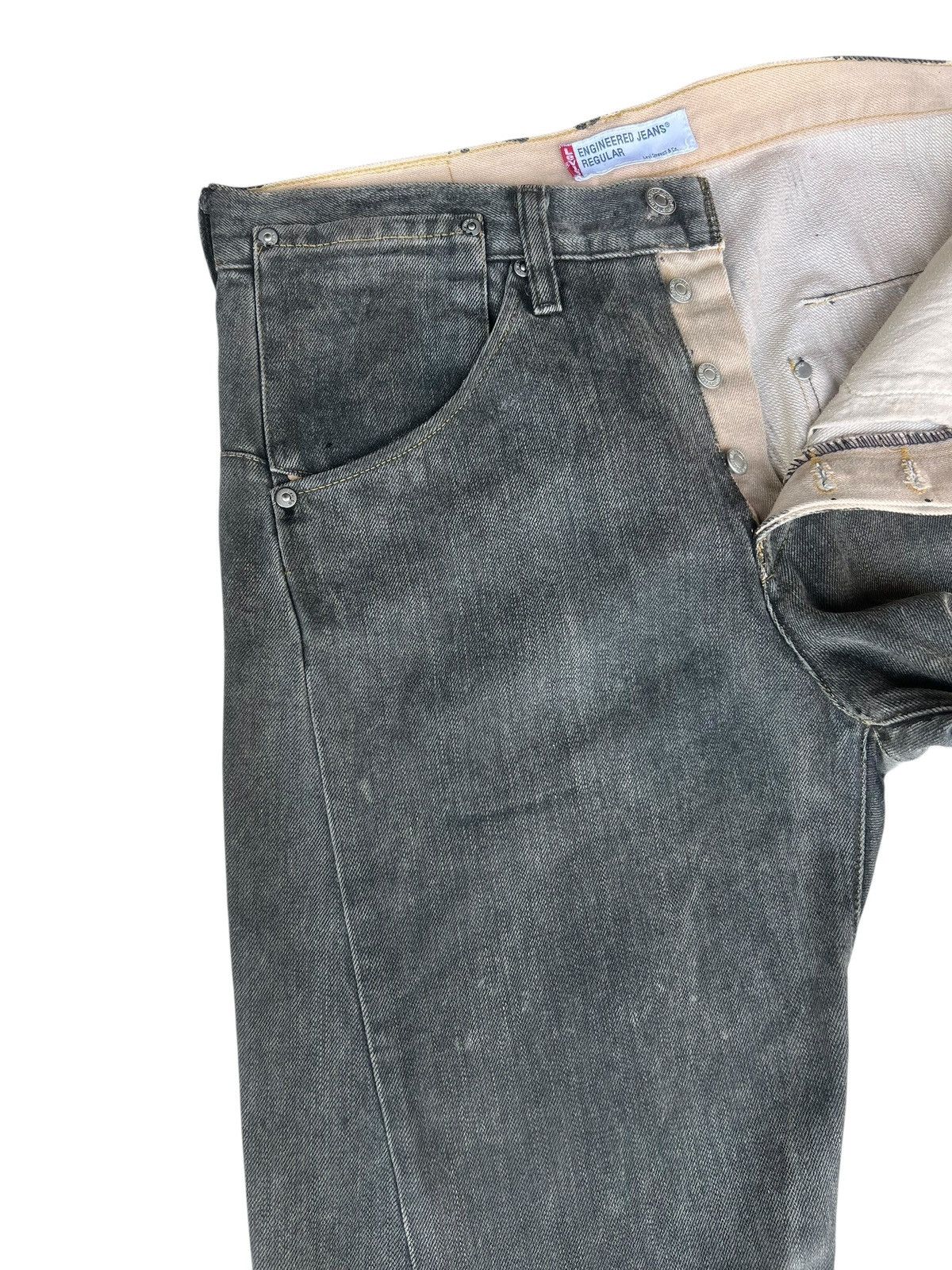Levi's Vintage 2002 Levi’s Engineered Waxed Denim Regular Jeans Size US 32 / EU 48 - 8 Thumbnail