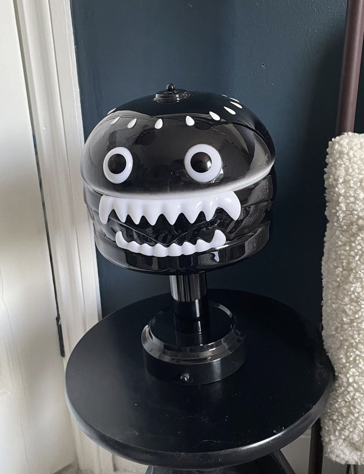 Undercover Jun TAKAHASHI Medicom Toys Burger Lamp Black