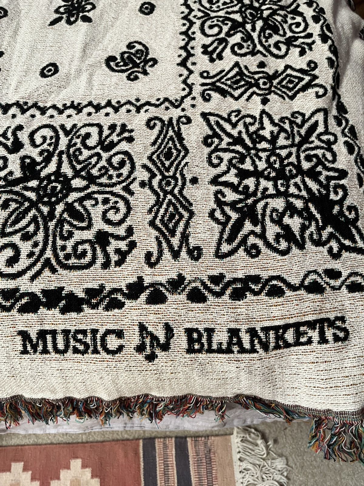 Handmade Giant Bandana Blanket (Black & Cream) Size ONE SIZE - 5 Thumbnail