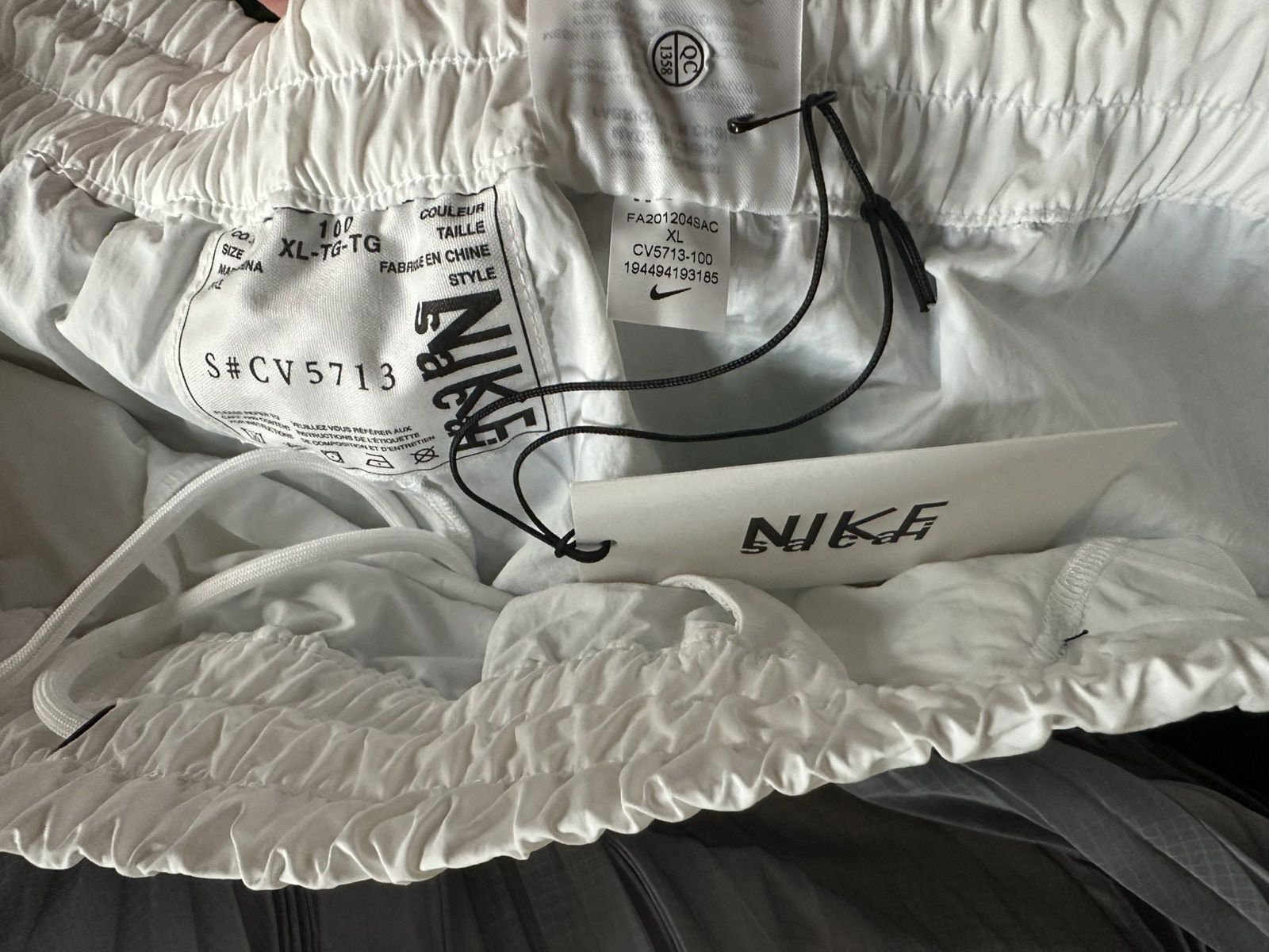 Nike × Sacai Nike x sacai 'White Grey' Pleated Skirt Short Womens Size XL Size 38" / US 16 / IT 52 - 5 Thumbnail