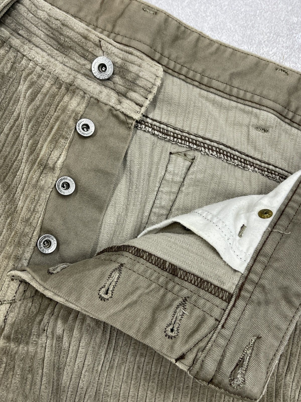 Diesel Vintage Diesel Corduroy Pants Beige Y2K Size US 34 / EU 50 - 12 Thumbnail
