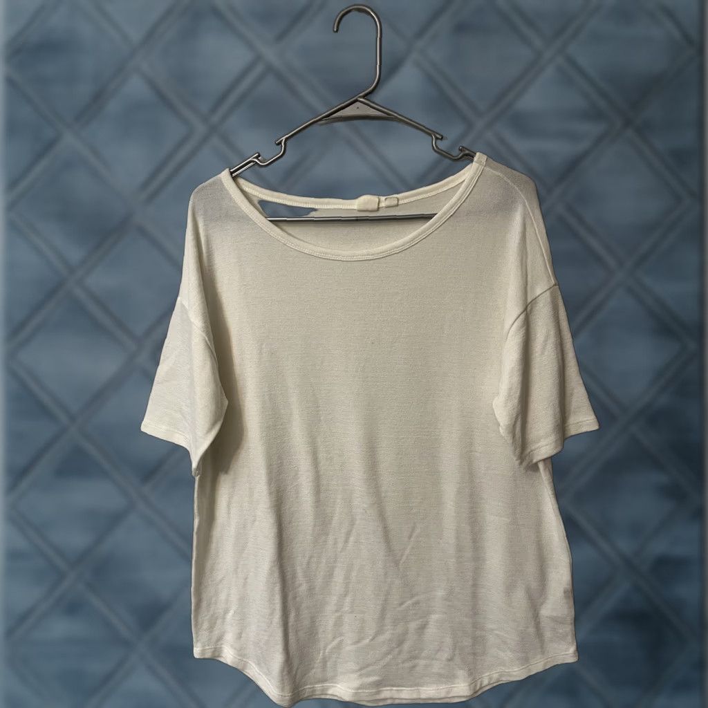 Gap Gap T Shirt Women’s Size Small White Solid Round Neck Cotton Tee Short Sleeve Blouse Size S / US 4 / IT 40 - 1 Thumbnail