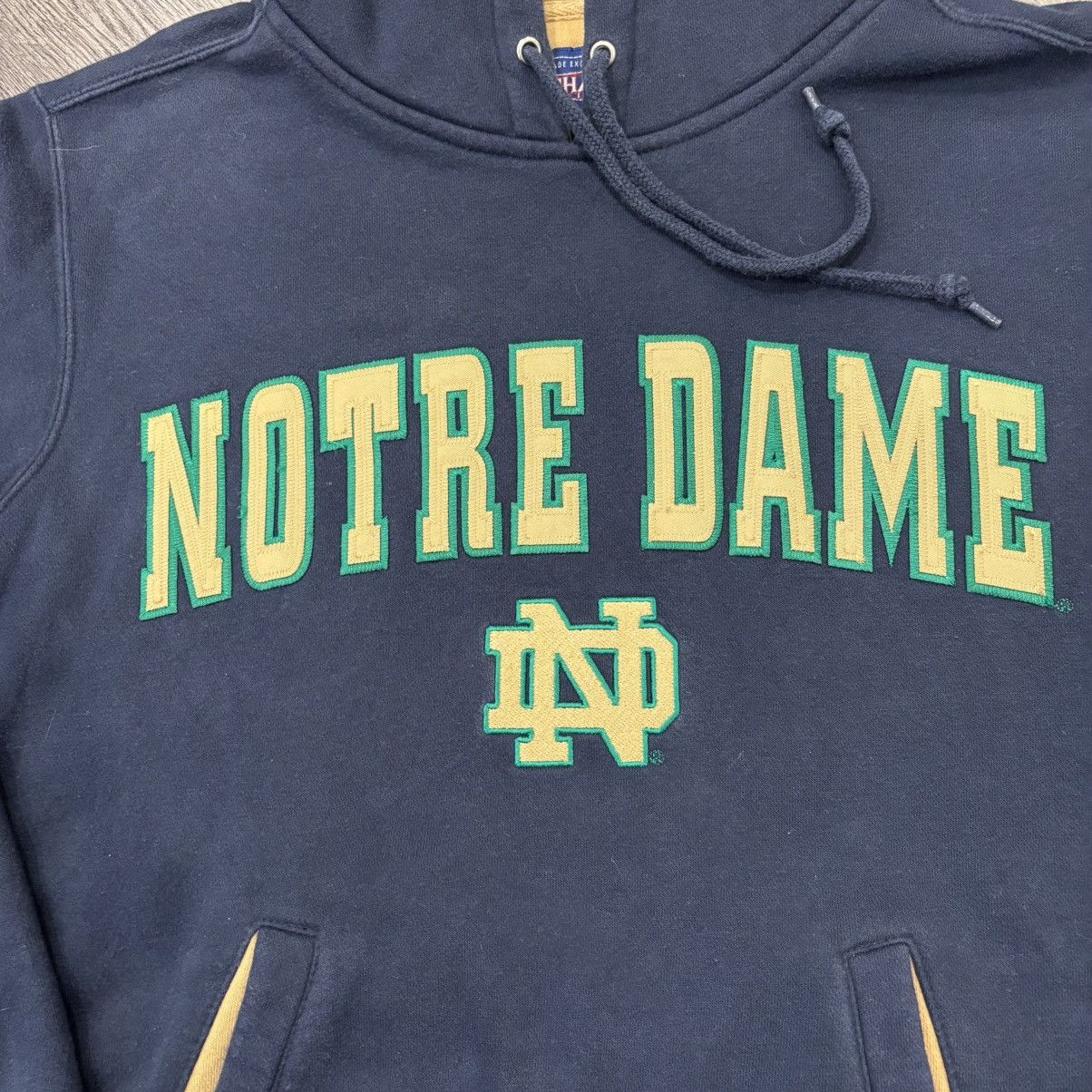Champs Sport Vintage Notre Dame Champs Hoodie, Men’s XS, Navy and Gold Size US XS / EU 42 / 0 - 2 Thumbnail