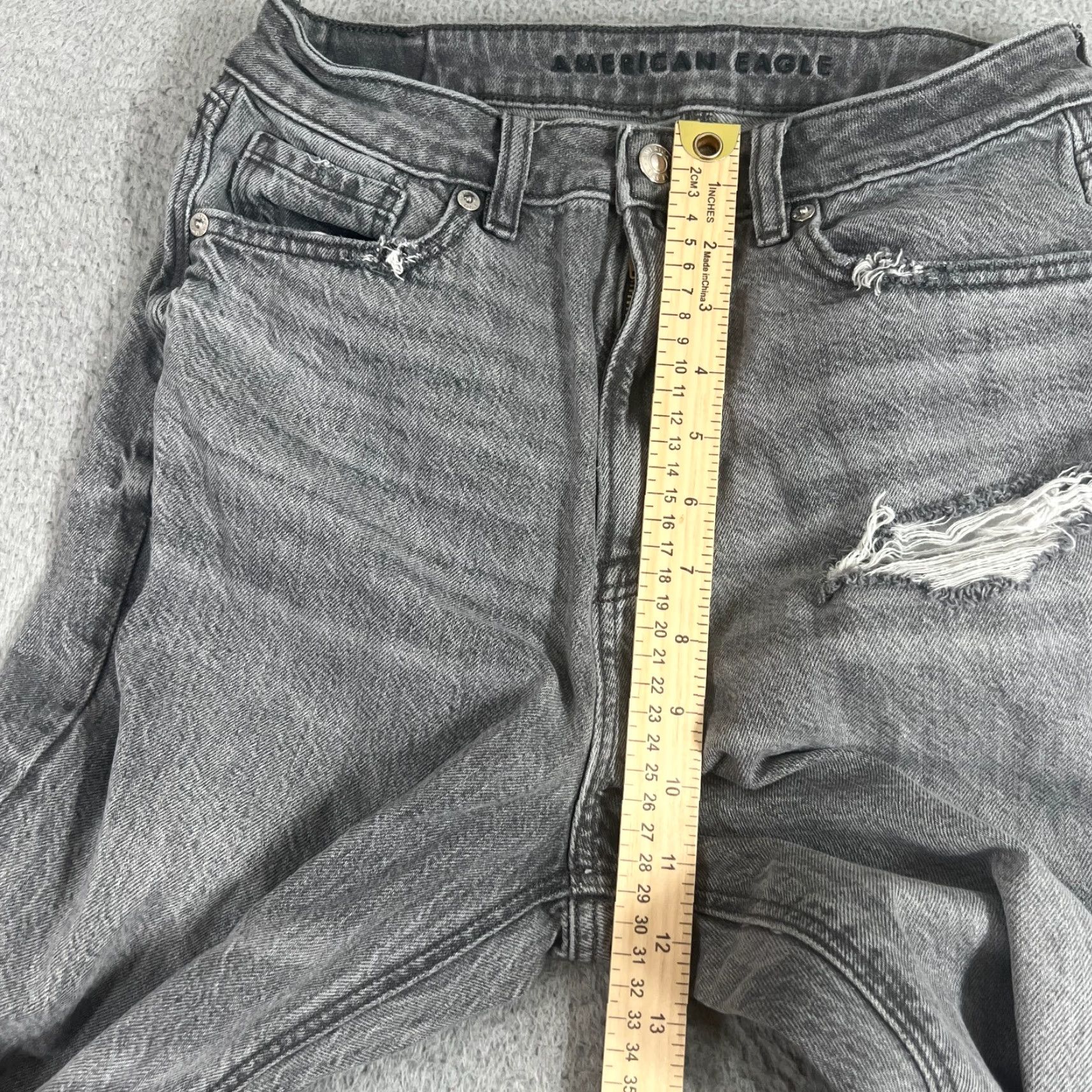 American Eagle Outfitters American Eagle Hi Rise Mom Jeans Womens 6 Gray Distressed Stretch Denim 90s Size 28" / US 6 / IT 42 - 6 Thumbnail