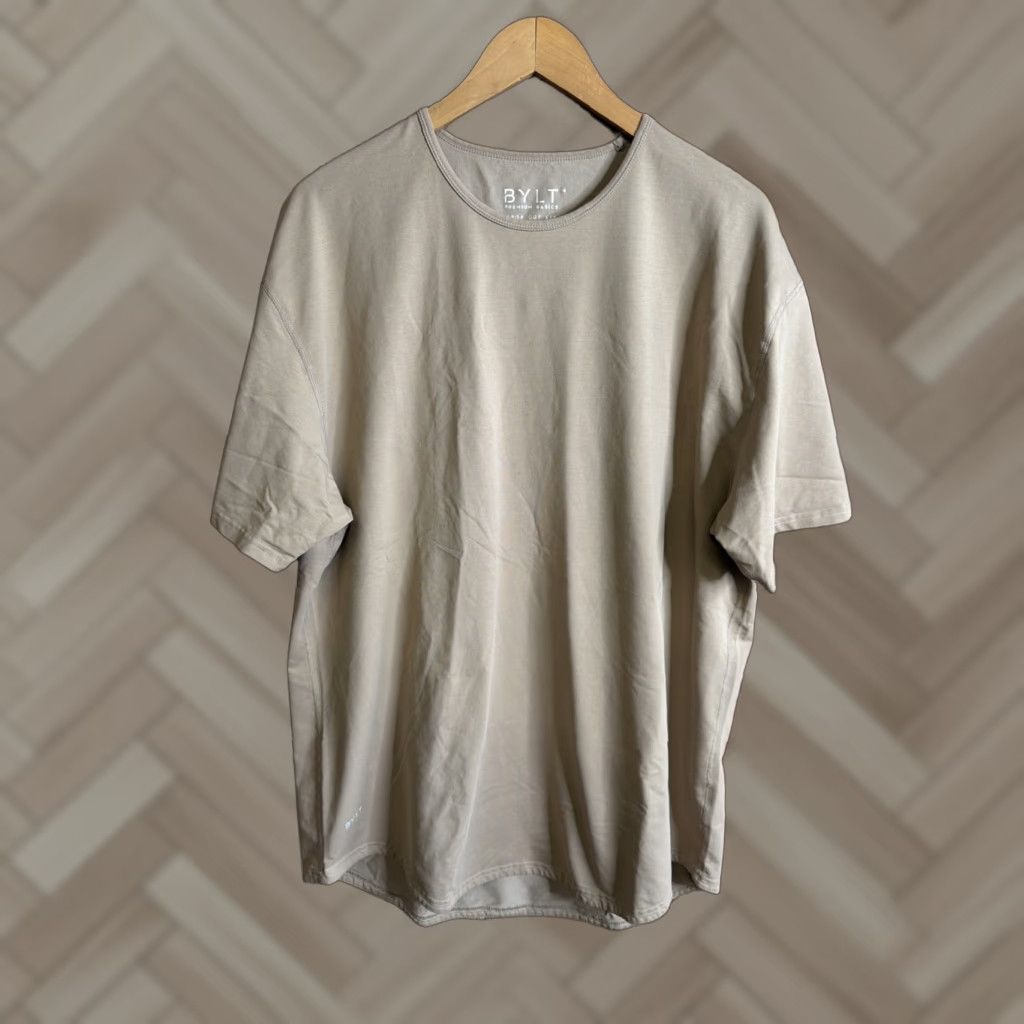Asics BYLT Shirt Mens Beige 2XL Short Sleeve Crew Neck Cotton Blend T-Shirt Premium Basics Lux Drop Cut Logo Size US XXL / EU 58 / 5 - 1 Thumbnail