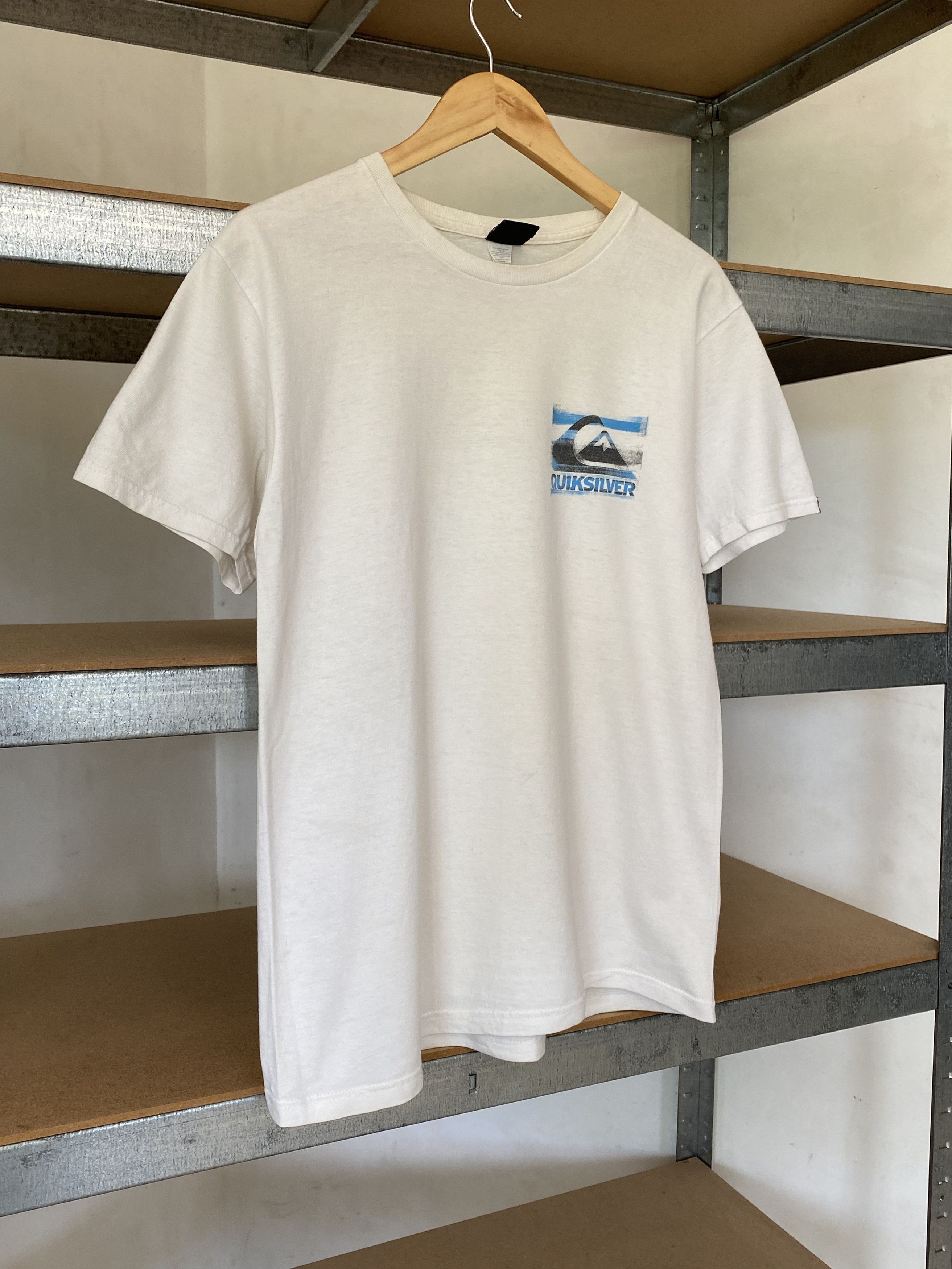 Quiksilver Quiksilver Vintage 2000s Las Vegas White Surf Style T-shirt Size US M / EU 48-50 / 2 - 7 Thumbnail
