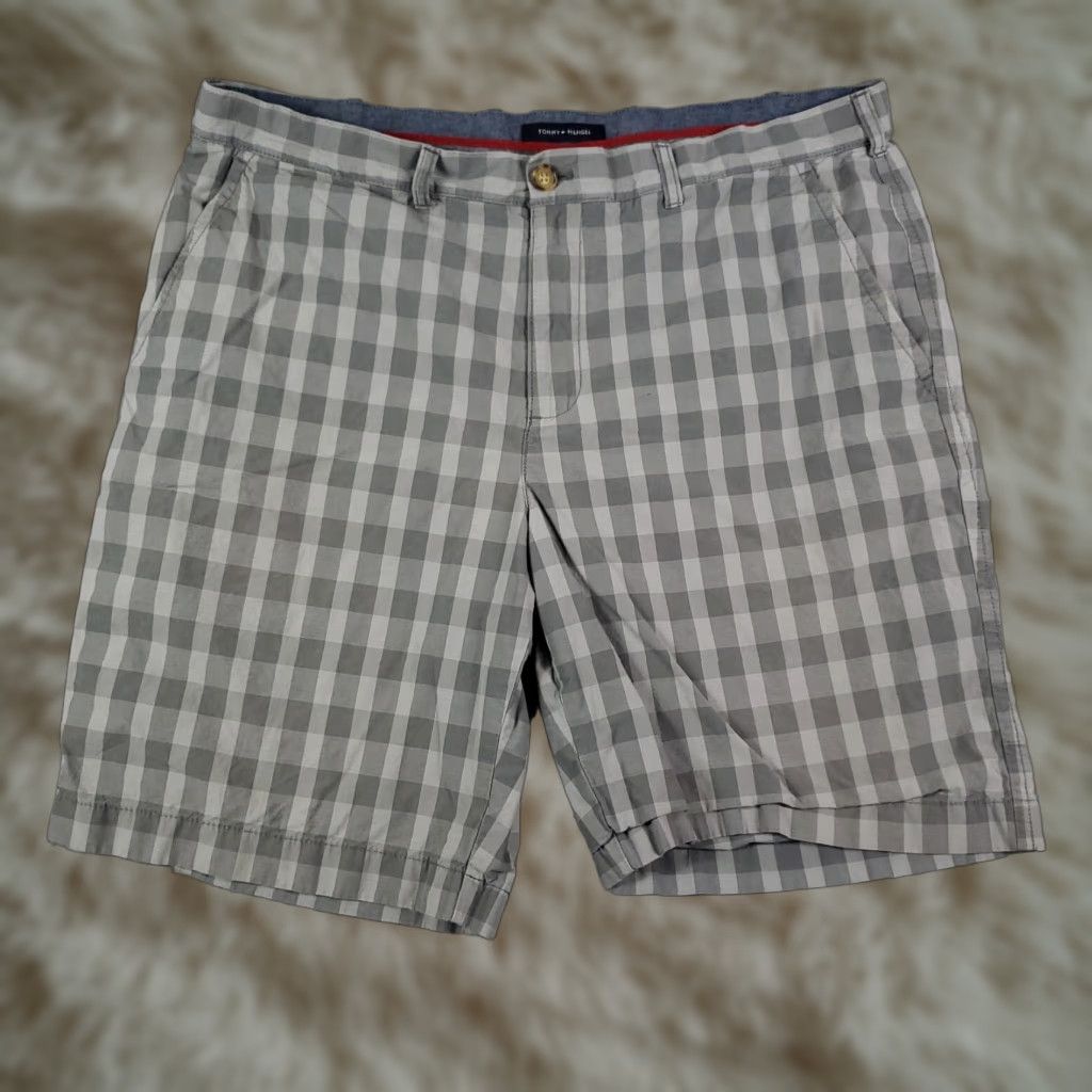 Tommy Hilfiger VINTAGE Tommy Hilfiger Shorts Mens Size 38 Flat Front Chinos Gray Plaid Casual Size US 38 / EU 54 - 1 Thumbnail
