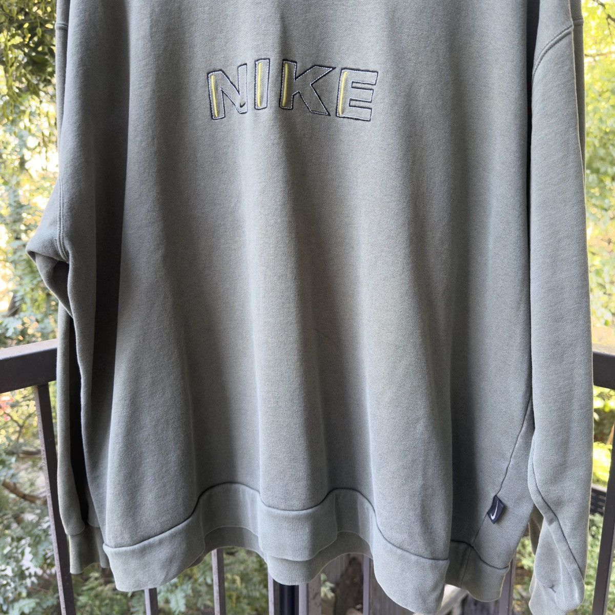 Nike Thrashed Faded 90s Nike Green Logo Sweatshirt ERD Grunge Size US XL / EU 56 / 4 - 8 Thumbnail