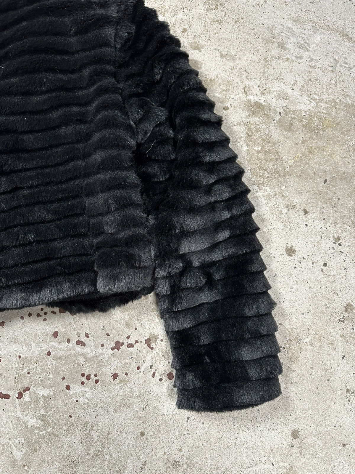 If Six Was Nine × Japanese Brand × Le Grande Bleu (L.G.B.) Vintage Y2K Faux Fur Black Jacket Japanese Style Size US XS / EU 42 / 0 - 10 Thumbnail