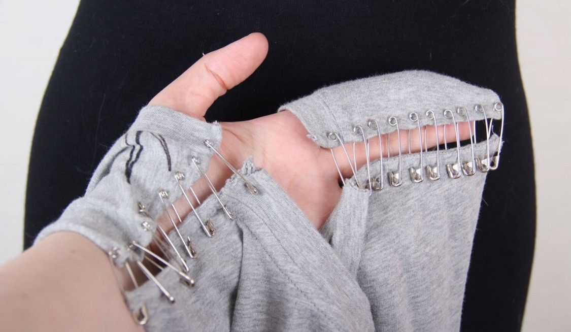 Balmain Balmain SS2011 Decarnin Punk Graffiti Silver Pin Ripped Top Size S / US 4 / IT 40 - 6 Thumbnail