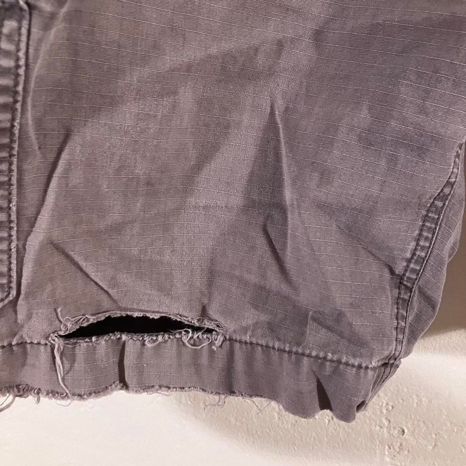 Eddie Bauer Eddie Bauer Faded Distressed Cargo Shorts Size US 33 - 3 Thumbnail