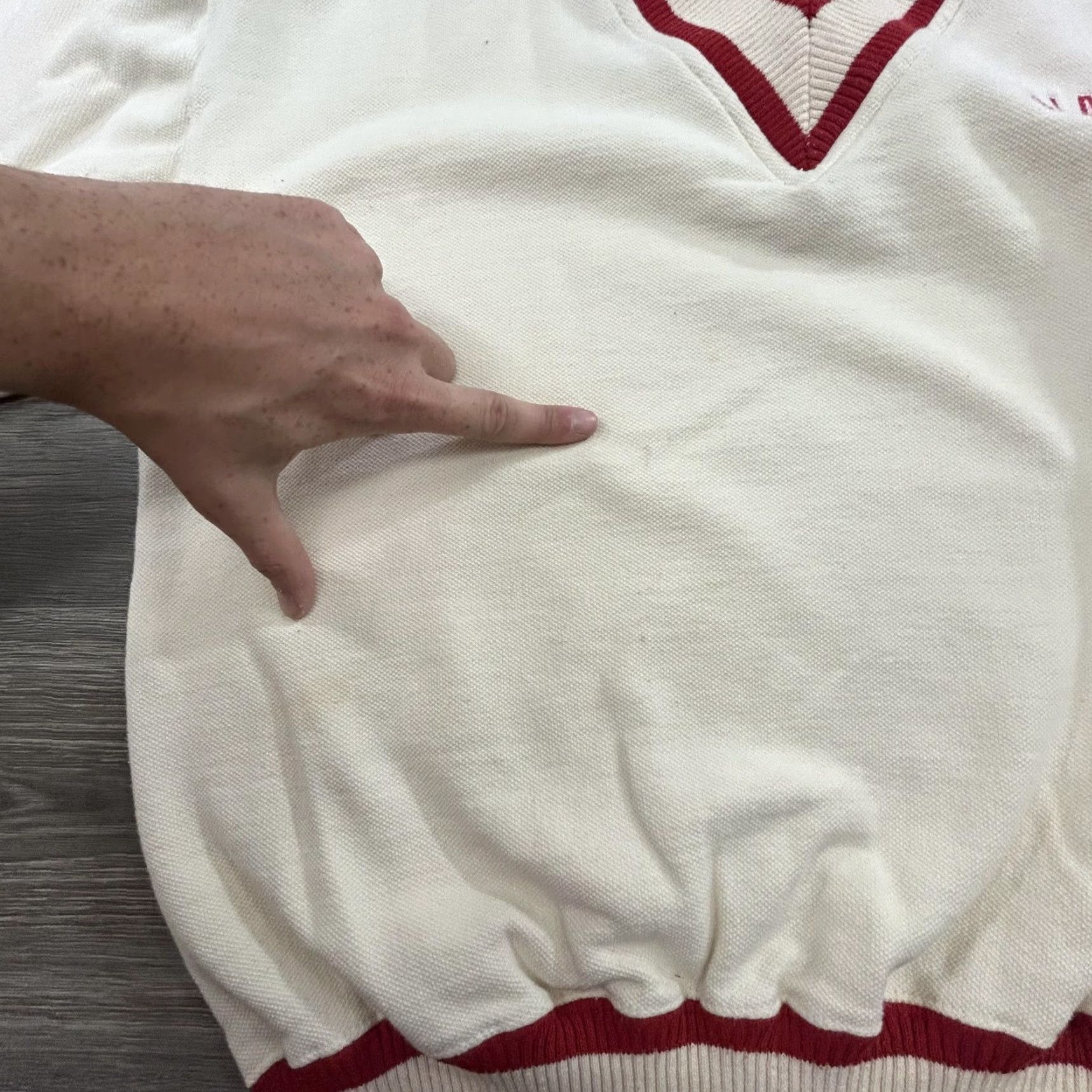 Vintage VINTAGE Alaska Sweater Mens Medium White Red V-Neck Pullover BAC Premier 90s Knit Cotton Polyester Solid Embroidered ALASKA Size US M / EU 48-50 / 2 - 7 Thumbnail
