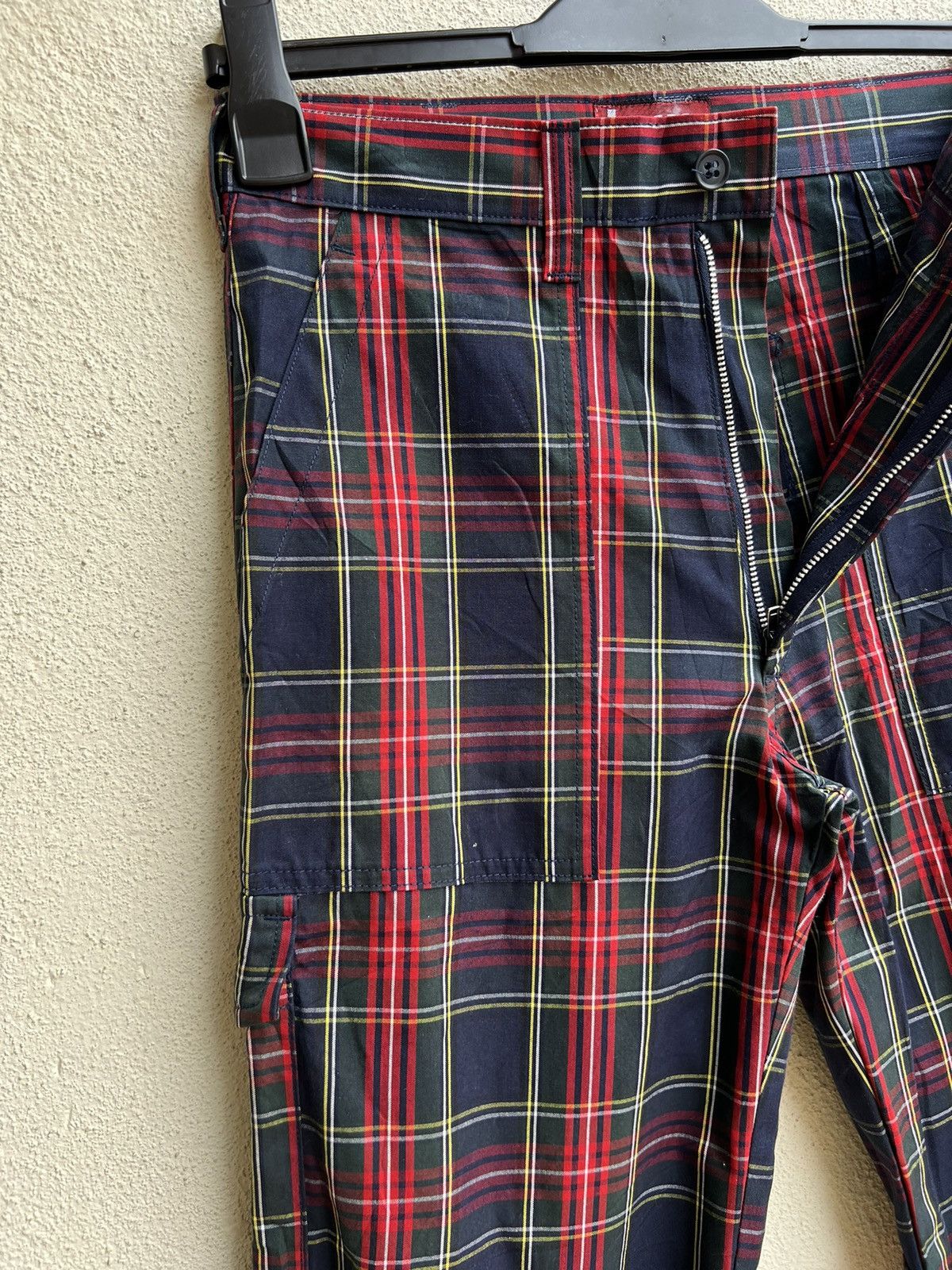 Vintage Vintage 2000s Boys Batsu Tartan Bondage 3 Quarter Pant Size US 29 - 9 Thumbnail