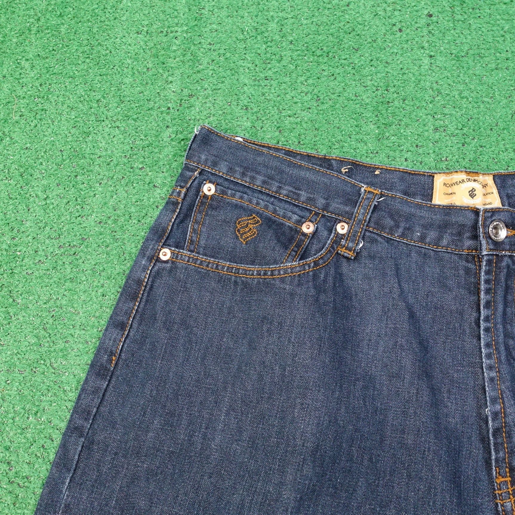Rocawear VINTAGE Rocawear Denim Company HipHop 00s Y2K Jean Shorts Mens SZ 38 Blue 12in Inseam Size US 38 / EU 54 - 3 Thumbnail