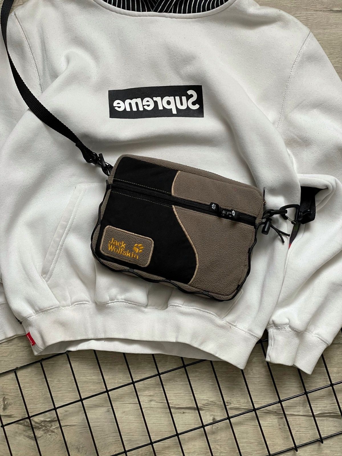 Jack Wolfskin Jack Wolfskin Crossbody Bag (Custom / Reworked) Size ONE SIZE - 9 Thumbnail