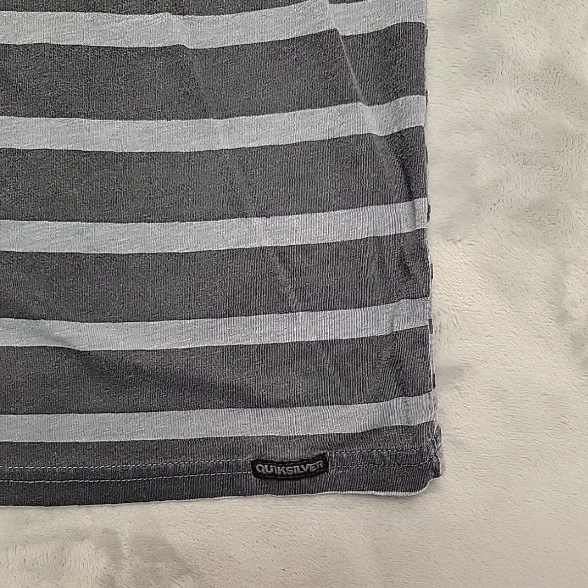 Quiksilver Quiksilver Shirt Mens M Gray Striped Short Sleeve V-Neck Surf Skate Y2K Tee Size US M / EU 48-50 / 2 - 2 Thumbnail