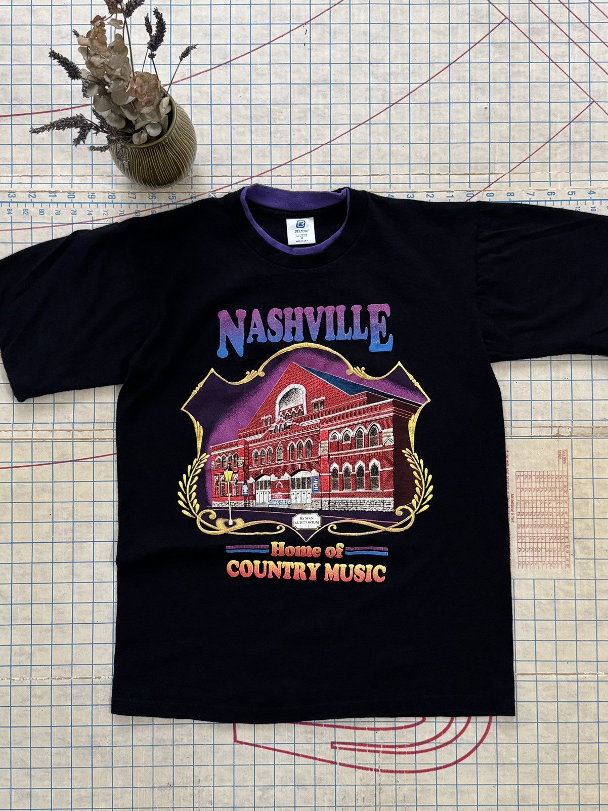 Band Tees × Other × Vintage Vintage Nashville Home Of Country Graphic Tee Mens Size Med Size US M / EU 48-50 / 2 - 2 Thumbnail