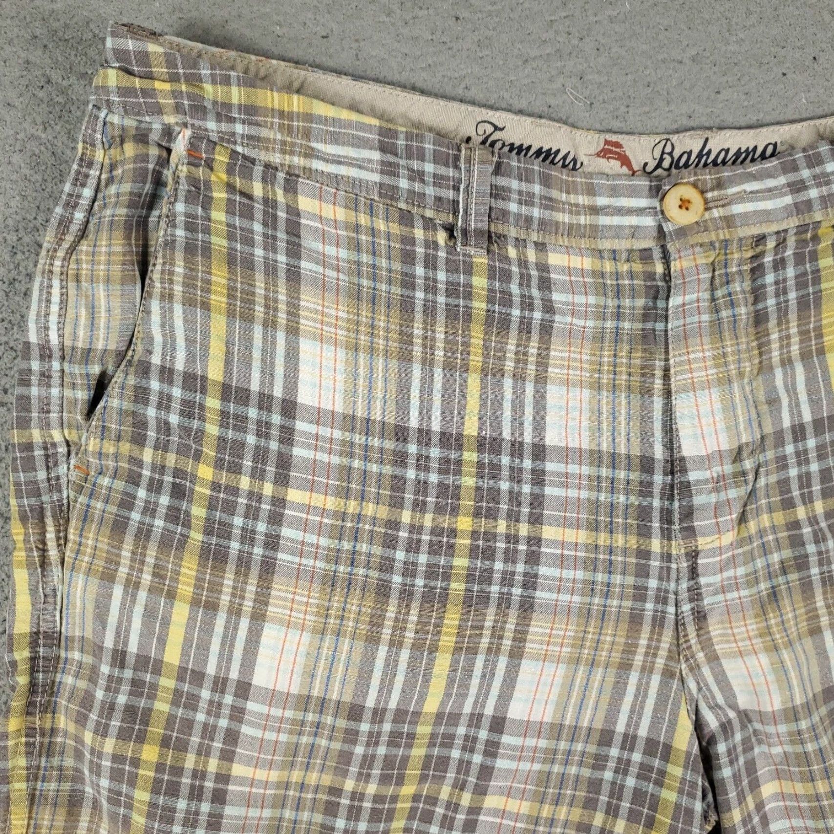 Tommy Bahama VINTAGE Tommy Bahama Shorts Men Size 36 Flat Front Chino Linen Plaid Brown Yellow Casual Size US 36 / EU 52 - 2 Thumbnail