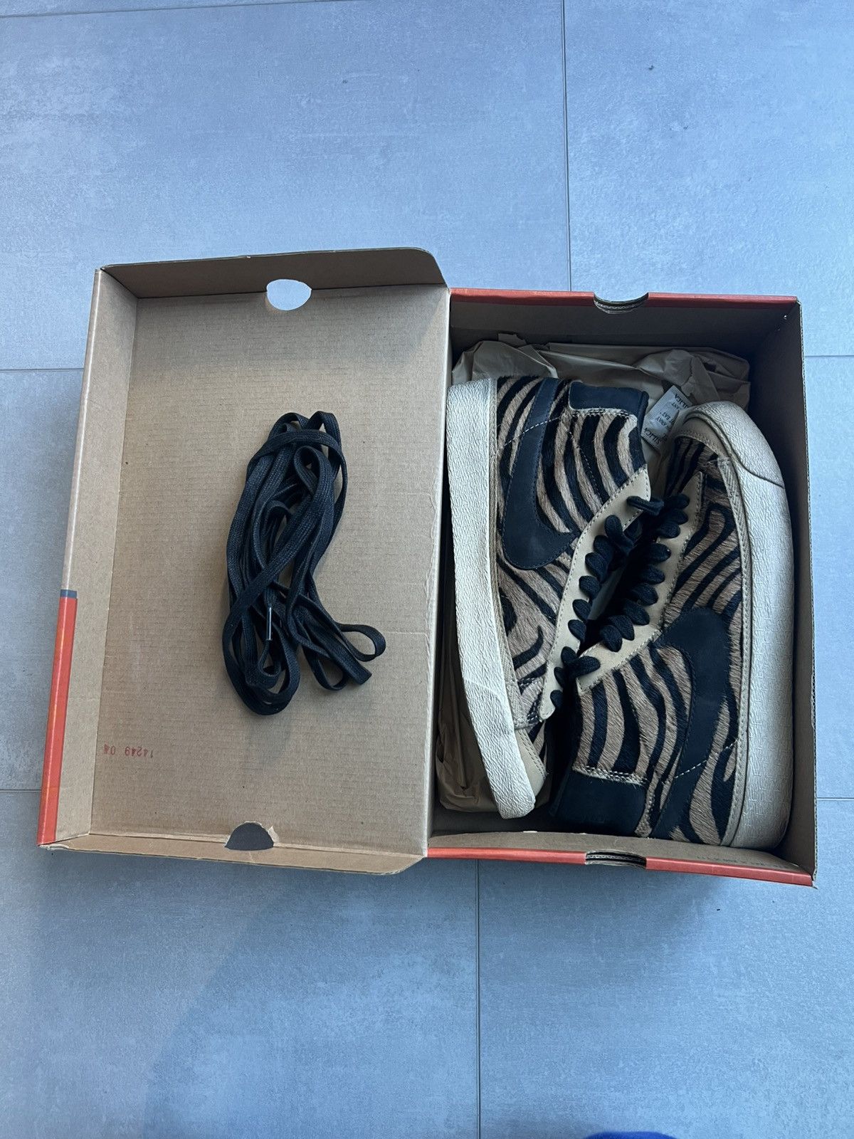 Nike 2004 Nike Blazer Mid WMNS "Zebra Pony Hair" - Size 9.5W/8M Size US 9.5 / EU 42-43 - 2 Thumbnail