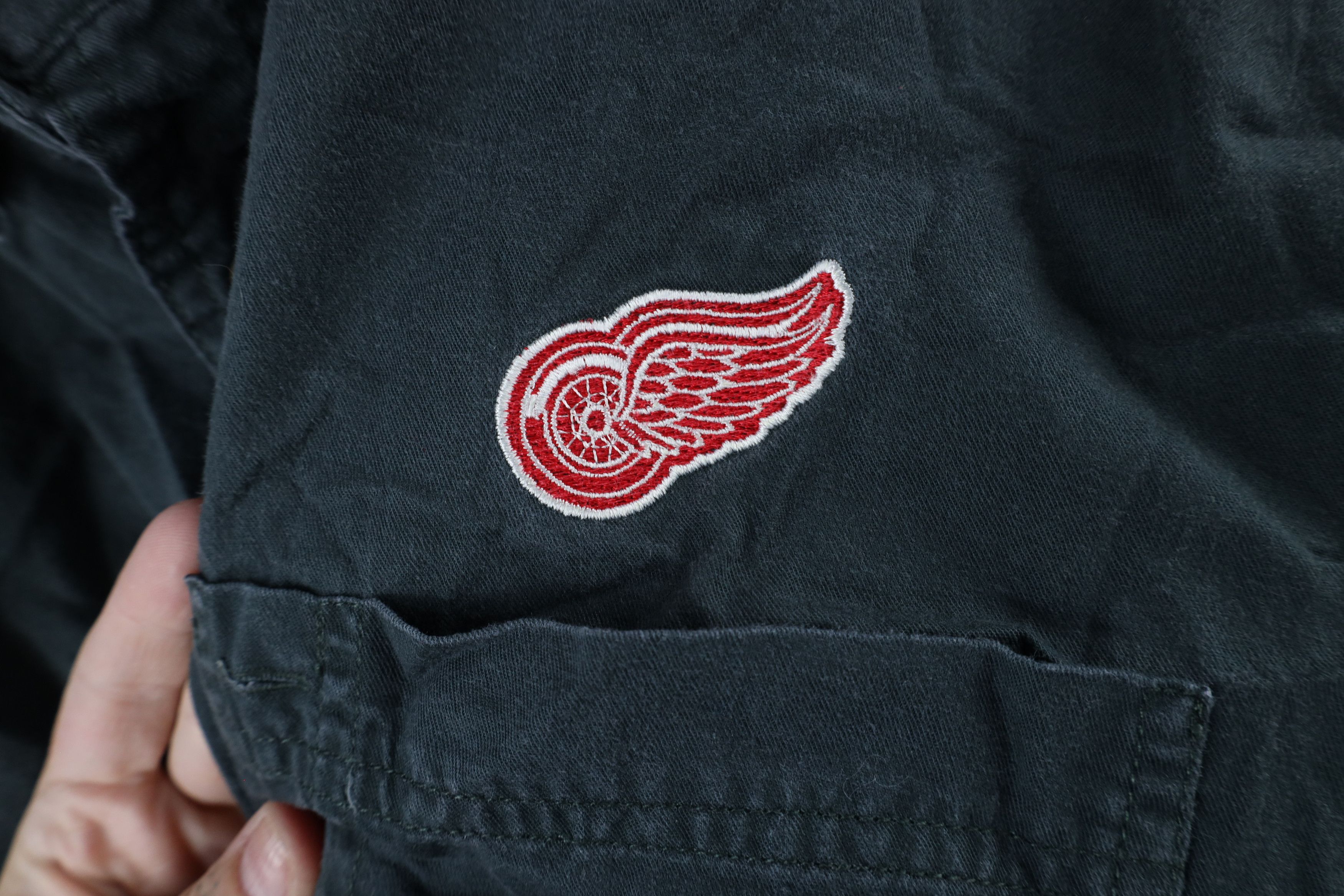 Vintage Vintage 90s Detroit Red Wings Hockey Button Down Shirt Gray Size US XXL / EU 58 / 5 - 4 Thumbnail