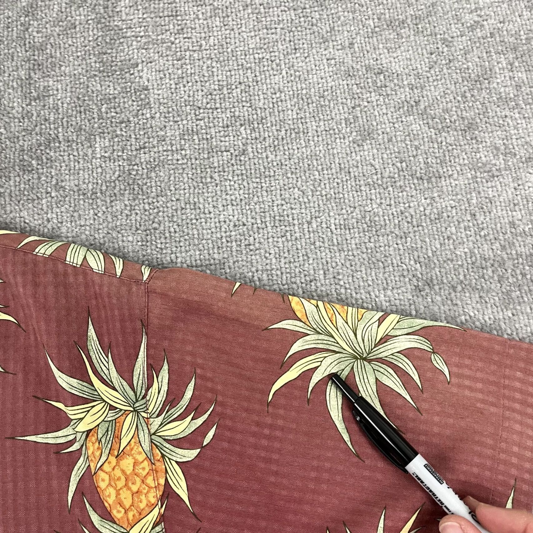 Tommy Bahama Tommy Bahama Hawaiian Button-Up Shirt Mens Medium Red Pineapple Silk Geometric Casual Resort Size US M / EU 48-50 / 2 - 7 Thumbnail