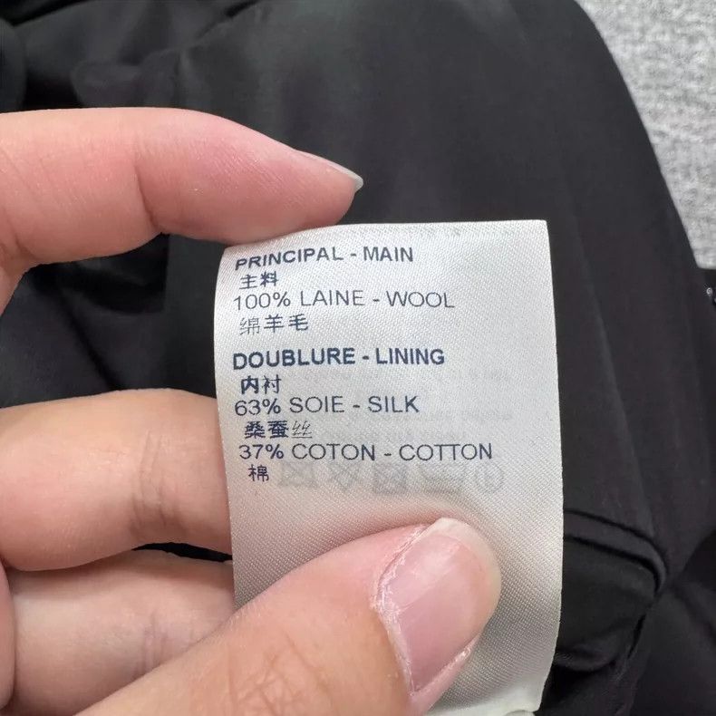 Louis Vuitton Louis Vuitton Wool suit with metal airplane button blazer N Size 46R - 4 Thumbnail