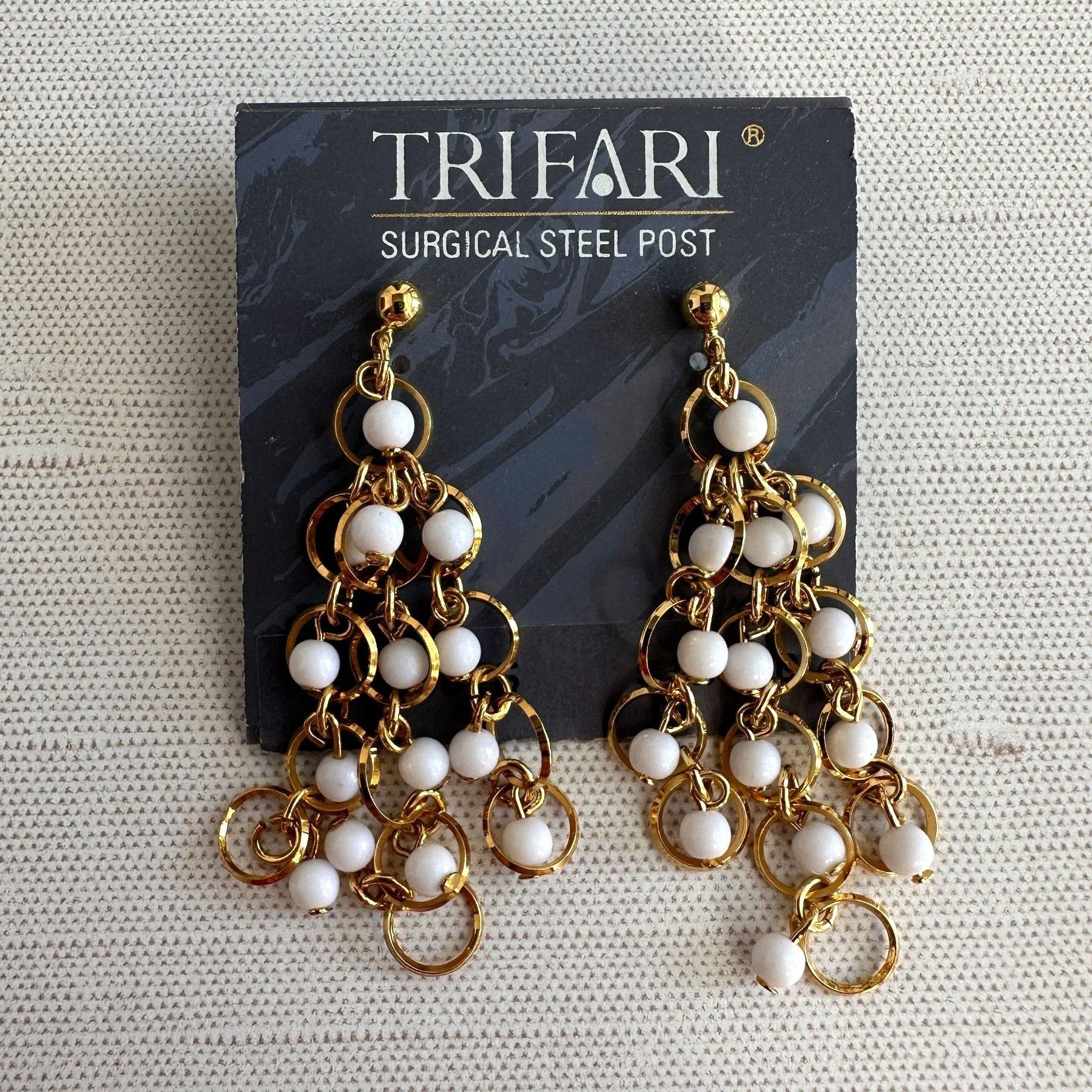 Other Trifari Gold Tone White Bead Cascade Drop Earrings 1990s Sur Size ONE SIZE - 1 Thumbnail