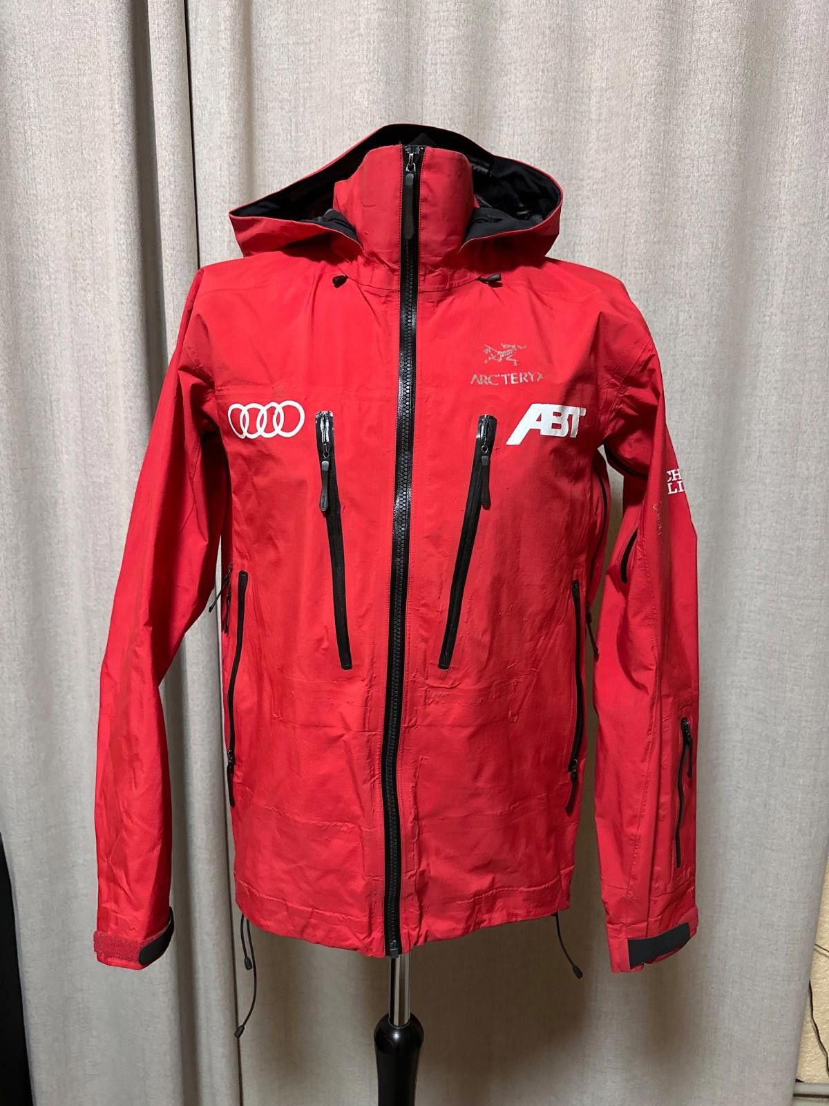 Arc'teryx × Palace Arc'teryx x Palace Alpha SV FW20 | Grailed