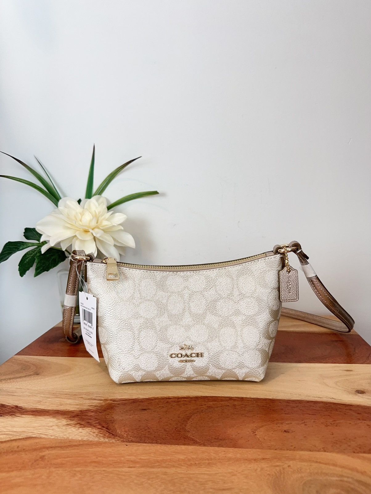 Coach NWT Coach Zip Top Crossbody Bag In Signature Canvas Size ONE SIZE - 2 Thumbnail
