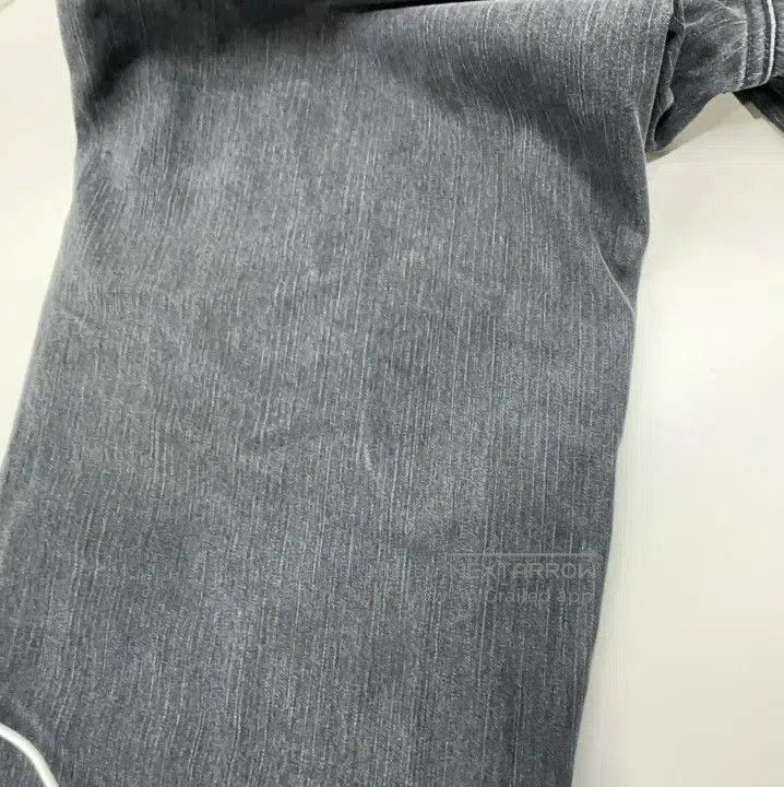 Balenciaga Balenciaga Black Straight-Leg Denim Pants for Men. Size US 31 - 8 Thumbnail