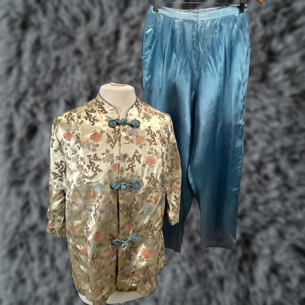Vintage VINTAGE Evelyn Pearson 1960s Satin Brocade Outfit Set Lounging Apparel Size 40 Blue Womens Size 4XL / US 24-26 - 1 Thumbnail