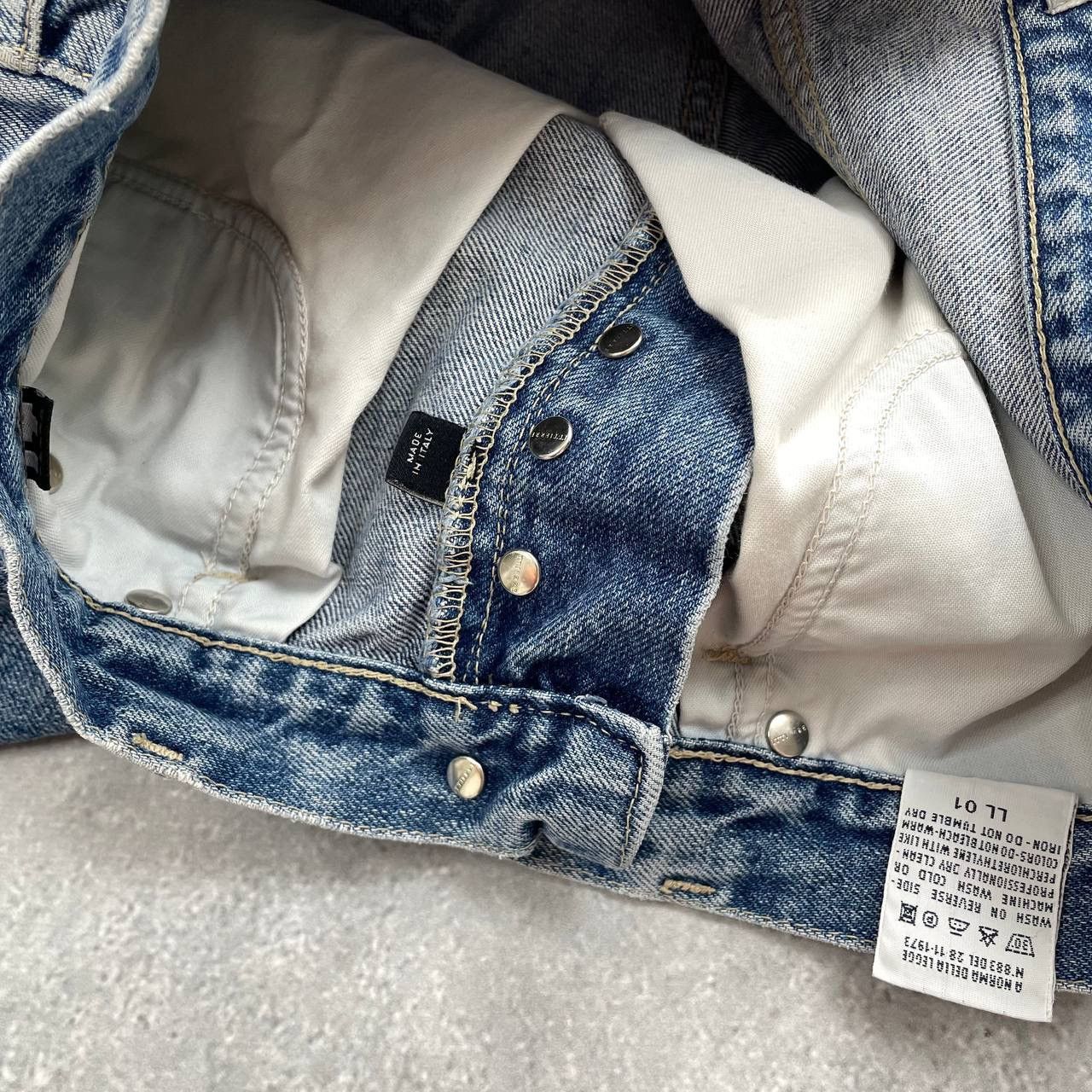 Versace Jeans Couture Vintage Versace Jeans Couture Straight Fit Jeans Blue W28 Size US 28 / EU 44 - 13 Thumbnail