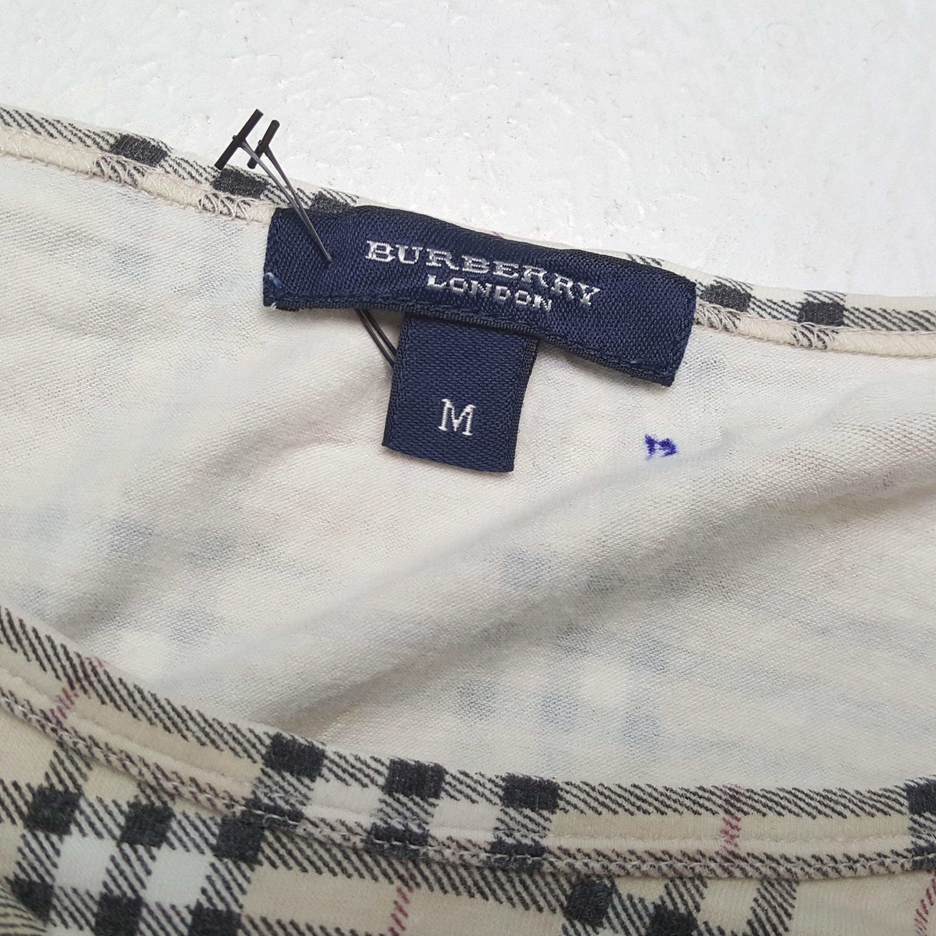 Burberry × Vintage Vintage BURBERRY LONDON Brand Nova Check Design T-Shirt Size S / US 4 / IT 40 - 7 Thumbnail